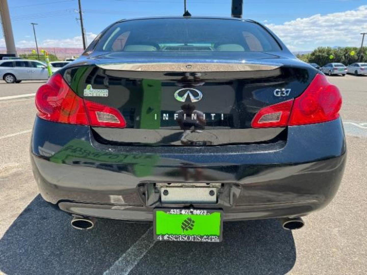 2009 Black Obsidian /Graphite Leather Int Infiniti G Sedan G37 (JNKCV61E39M) with an 3.7L V6 DOHC 24V engine, 5-Speed Automatic transmission, located at 1865 East Red Hills Pkwy, St. George, 84770, (435) 628-0023, 37.120850, -113.543640 - We specialize in helping ALL people get the best financing available. No matter your credit score, good, bad or none we can get you an amazing rate. Had a bankruptcy, divorce, or repossessions? We give you the green light to get your credit back on the road. Low down and affordable payments that fit - Photo#5