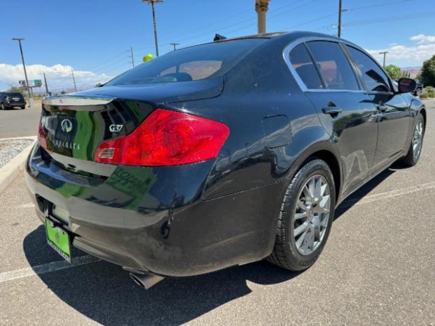 2009 Black Obsidian /Graphite Leather Int Infiniti G Sedan G37 (JNKCV61E39M) with an 3.7L V6 DOHC 24V engine, 5-Speed Automatic transmission, located at 1865 East Red Hills Pkwy, St. George, 84770, (435) 628-0023, 37.120850, -113.543640 - We specialize in helping ALL people get the best financing available. No matter your credit score, good, bad or none we can get you an amazing rate. Had a bankruptcy, divorce, or repossessions? We give you the green light to get your credit back on the road. Low down and affordable payments that fit - Photo#6