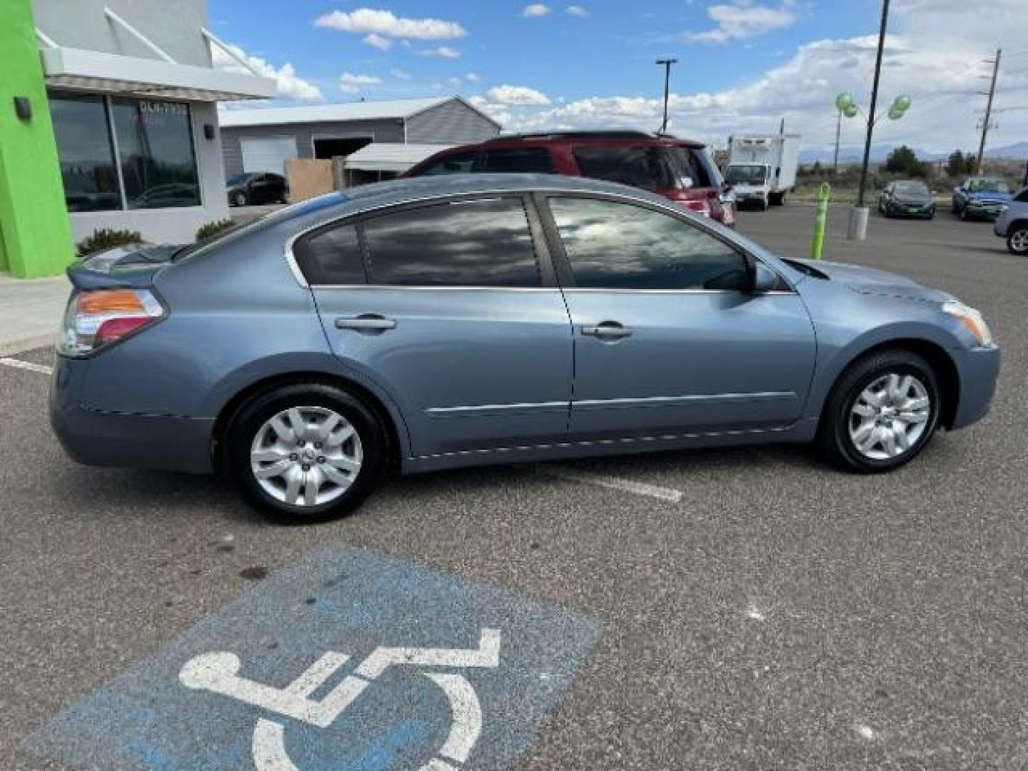 2010 Ocean Gray Metallic /Charcoal Cloth Interior Nissan Altima 2.5 S (1N4AL2AP2AN) with an 2.5L L4 DOHC 16V engine, Continuously Variable Transmission transmission, located at 940 North Main Street, Cedar City, UT, 84720, (435) 628-0023, 37.692936, -113.061897 - Photo#10