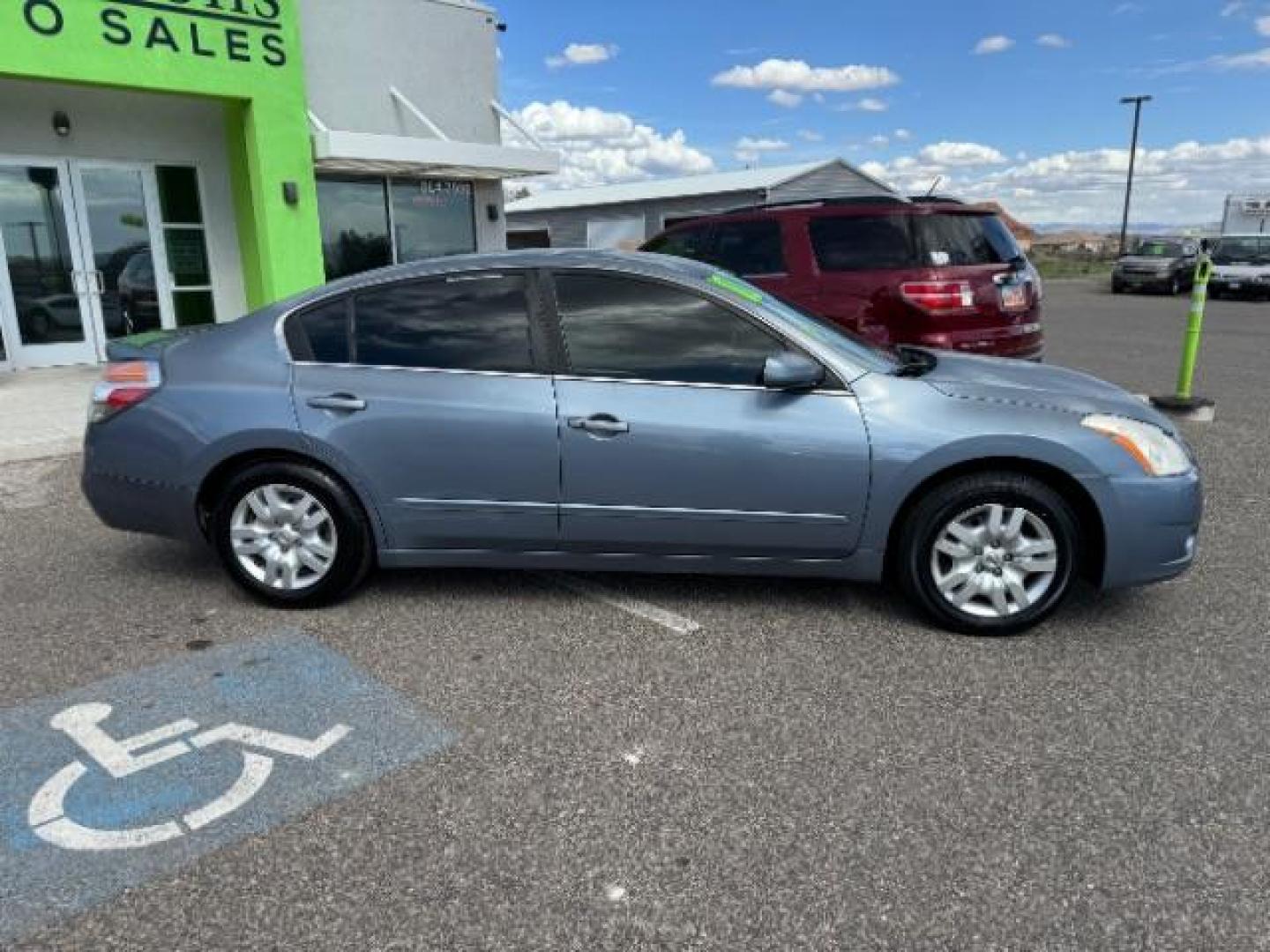 2010 Ocean Gray Metallic /Charcoal Cloth Interior Nissan Altima 2.5 S (1N4AL2AP2AN) with an 2.5L L4 DOHC 16V engine, Continuously Variable Transmission transmission, located at 940 North Main Street, Cedar City, UT, 84720, (435) 628-0023, 37.692936, -113.061897 - Photo#11