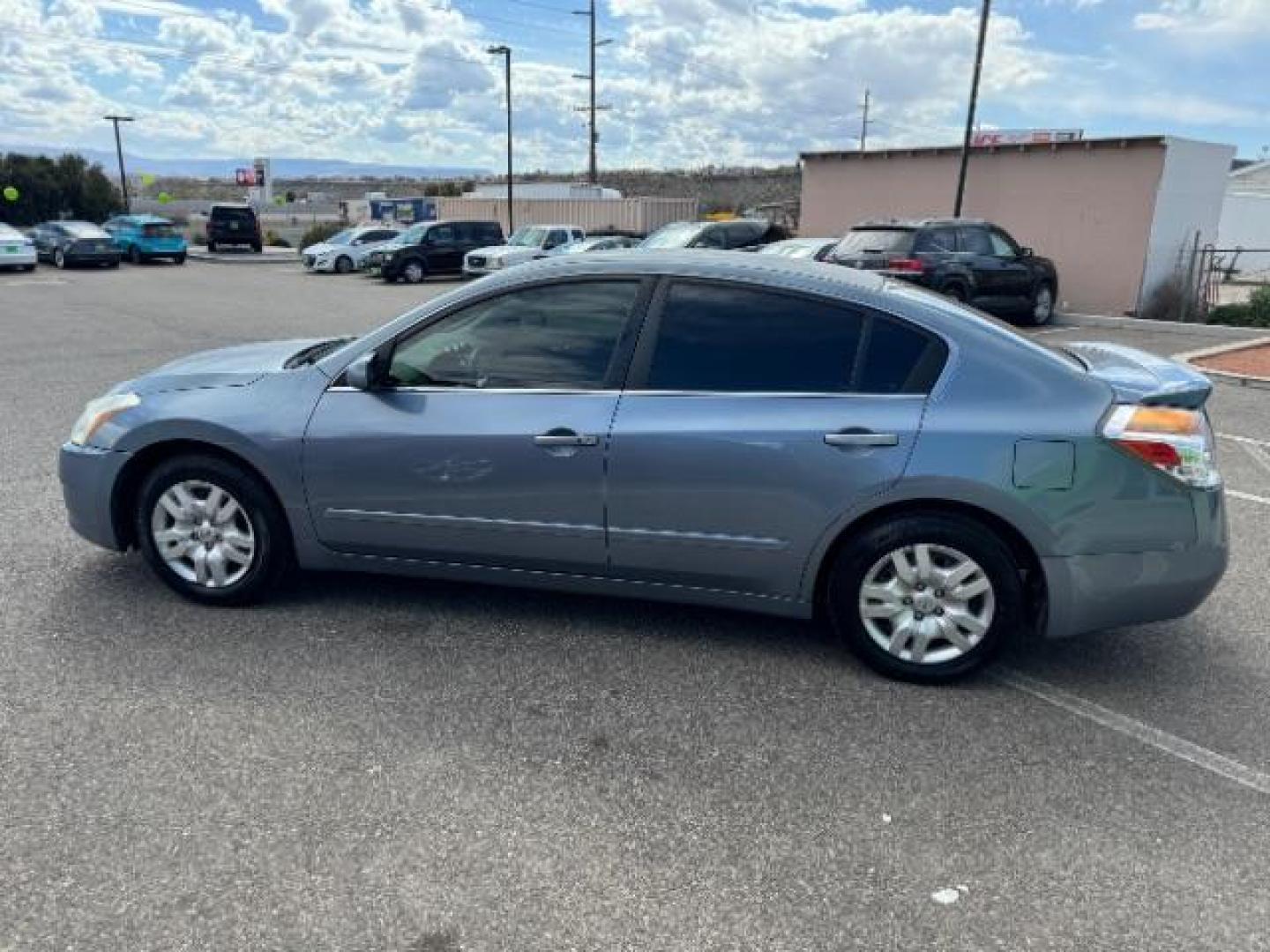 2010 Ocean Gray Metallic /Charcoal Cloth Interior Nissan Altima 2.5 S (1N4AL2AP2AN) with an 2.5L L4 DOHC 16V engine, Continuously Variable Transmission transmission, located at 940 North Main Street, Cedar City, UT, 84720, (435) 628-0023, 37.692936, -113.061897 - Photo#4