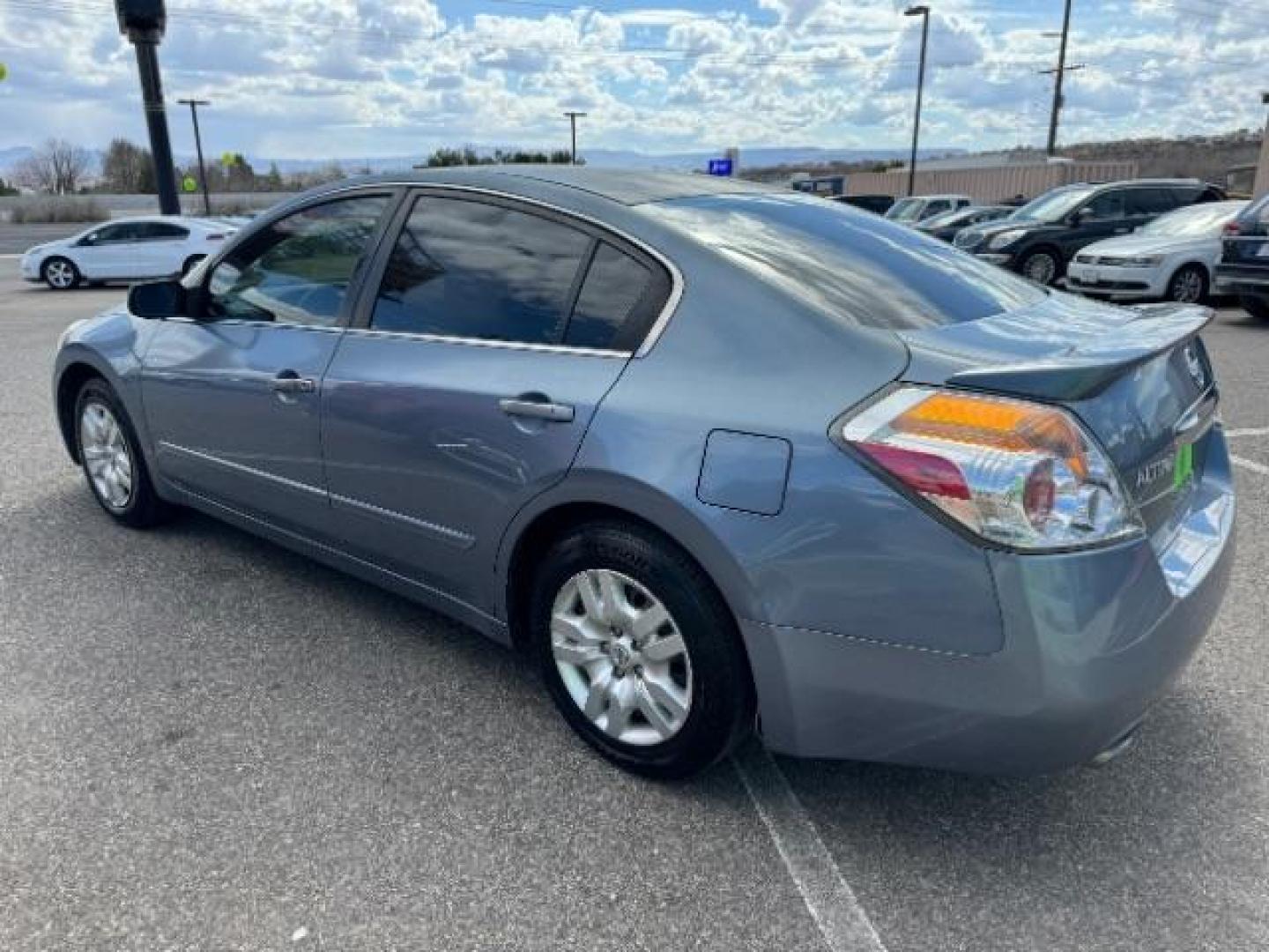 2010 Ocean Gray Metallic /Charcoal Cloth Interior Nissan Altima 2.5 S (1N4AL2AP2AN) with an 2.5L L4 DOHC 16V engine, Continuously Variable Transmission transmission, located at 940 North Main Street, Cedar City, UT, 84720, (435) 628-0023, 37.692936, -113.061897 - Photo#5