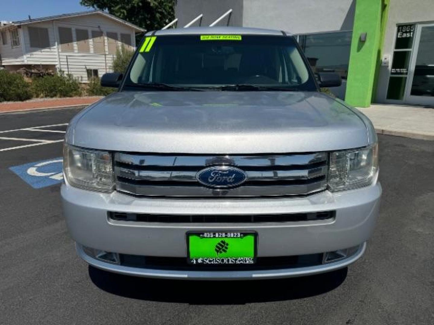 2011 Ingot Silver Metalli /Charcoal Black Cloth Ford Flex SE FWD (2FMGK5BC4BB) with an 3.5L V6 DOHC 24V engine, 6-Speed Automatic Ov transmission, located at 1865 East Red Hills Pkwy, St. George, 84770, (435) 628-0023, 37.120850, -113.543640 - Photo#1