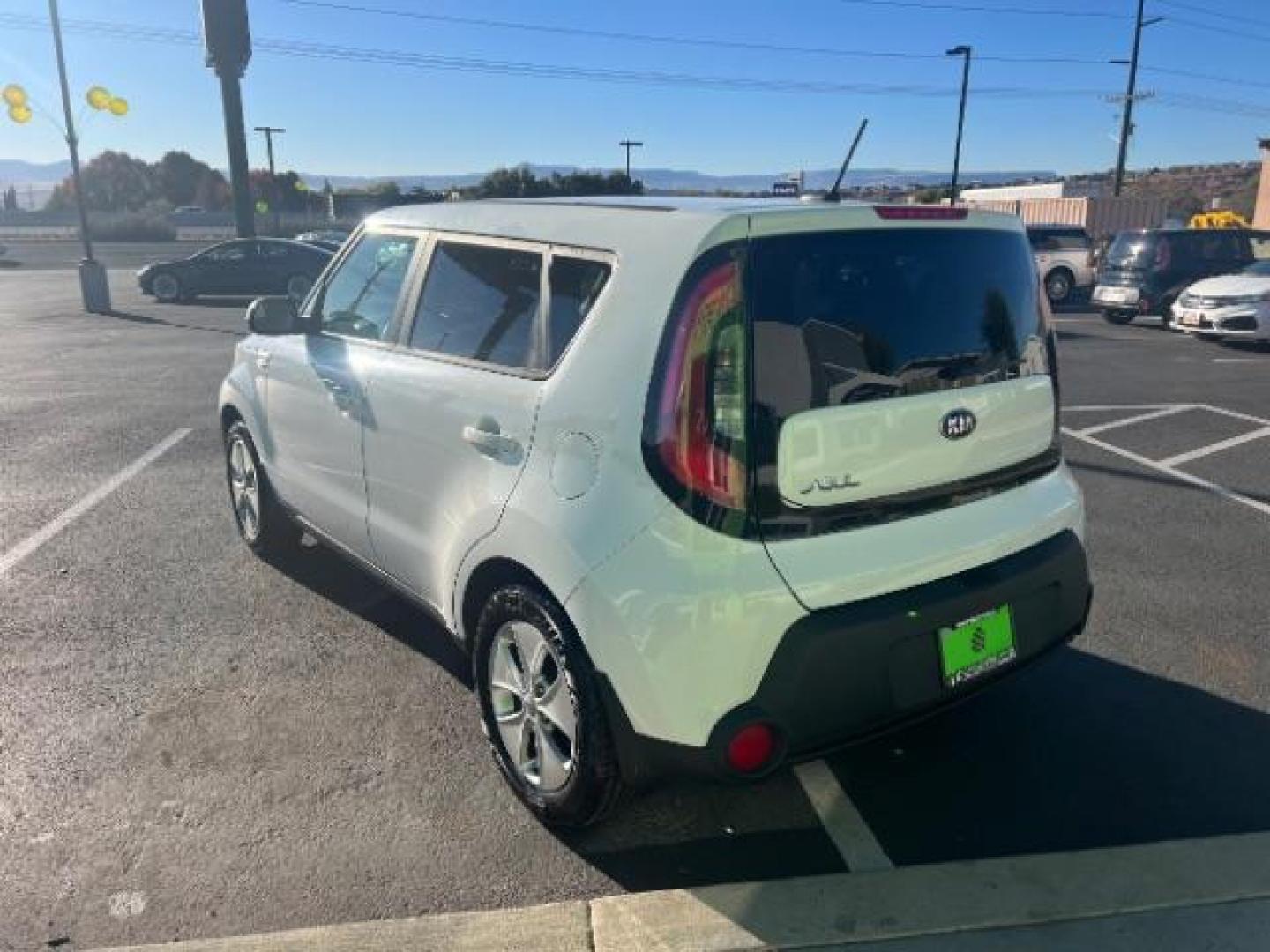 2014 Clear White /Black Kia Soul Base (KNDJN2A28E7) with an 1.6L L4 DOHC 16V engine, 6-Speed Automatic transmission, located at 1865 East Red Hills Pkwy, St. George, 84770, (435) 628-0023, 37.120850, -113.543640 - We specialize in helping ALL people get the best financing available. No matter your credit score, good, bad or none we can get you an amazing rate. Had a bankruptcy, divorce, or repossessions? We give you the green light to get your credit back on the road. Low down and affordable payments that fit - Photo#4