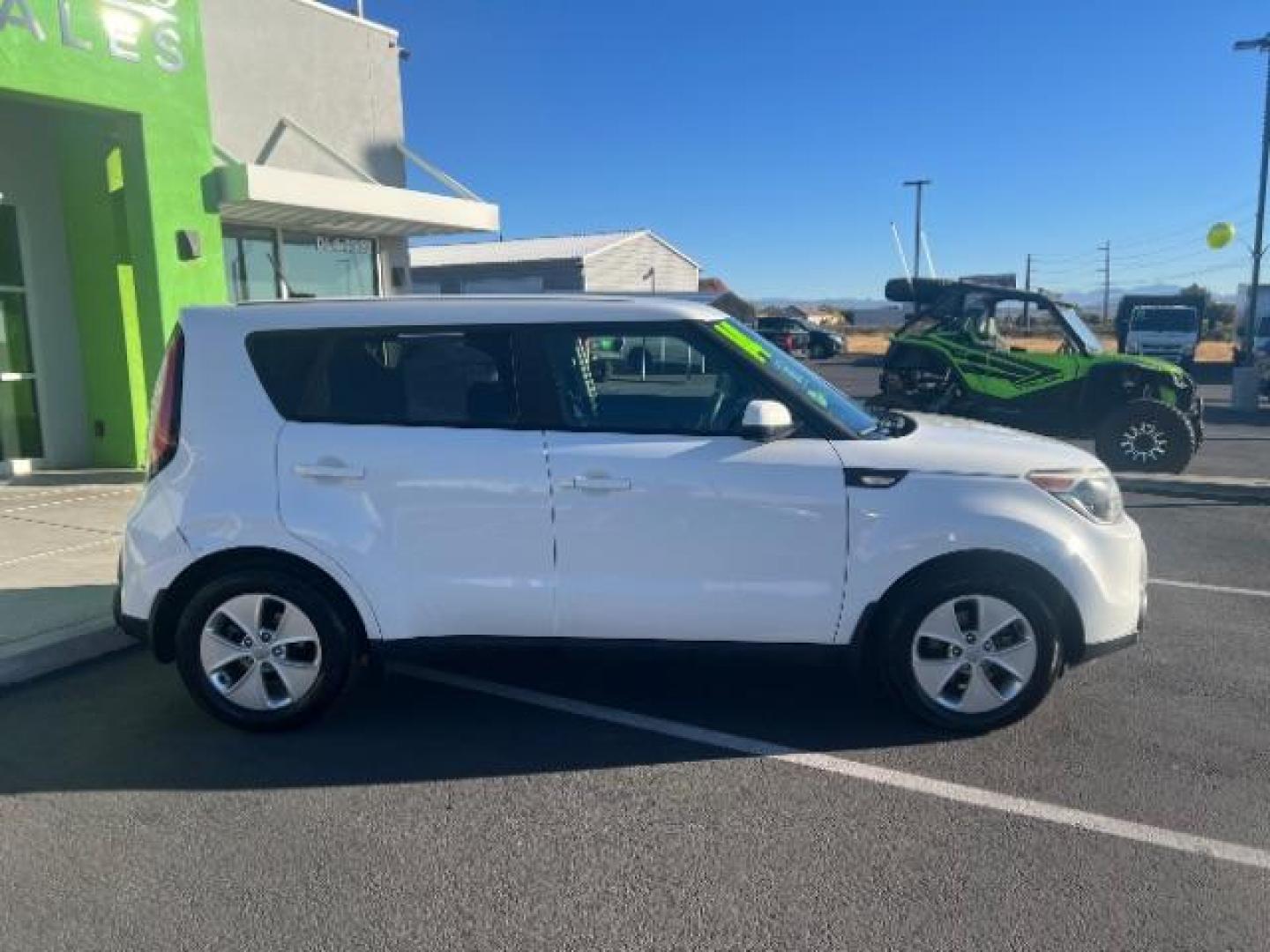 2014 Clear White /Black Kia Soul Base (KNDJN2A28E7) with an 1.6L L4 DOHC 16V engine, 6-Speed Automatic transmission, located at 1865 East Red Hills Pkwy, St. George, 84770, (435) 628-0023, 37.120850, -113.543640 - We specialize in helping ALL people get the best financing available. No matter your credit score, good, bad or none we can get you an amazing rate. Had a bankruptcy, divorce, or repossessions? We give you the green light to get your credit back on the road. Low down and affordable payments that fit - Photo#7