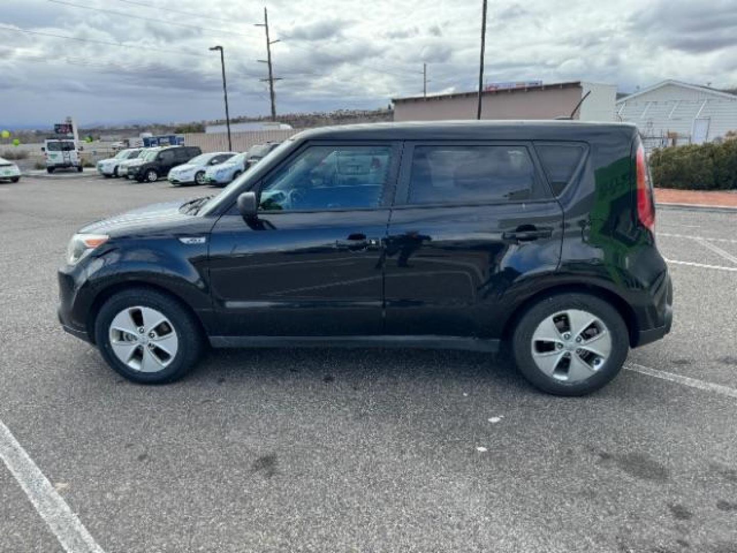 2016 Shadow Black /Black, cloth Kia Soul Base 6A (KNDJN2A28G7) with an 1.6L L4 DOHC 16V engine, 6-Speed Automatic transmission, located at 1865 East Red Hills Pkwy, St. George, 84770, (435) 628-0023, 37.120850, -113.543640 - Photo#5