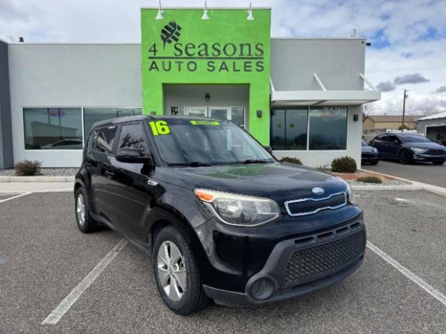 2016 Shadow Black /Black, cloth Kia Soul Base 6A (KNDJN2A28G7) with an 1.6L L4 DOHC 16V engine, 6-Speed Automatic transmission, located at 1865 East Red Hills Pkwy, St. George, 84770, (435) 628-0023, 37.120850, -113.543640 - Photo#0