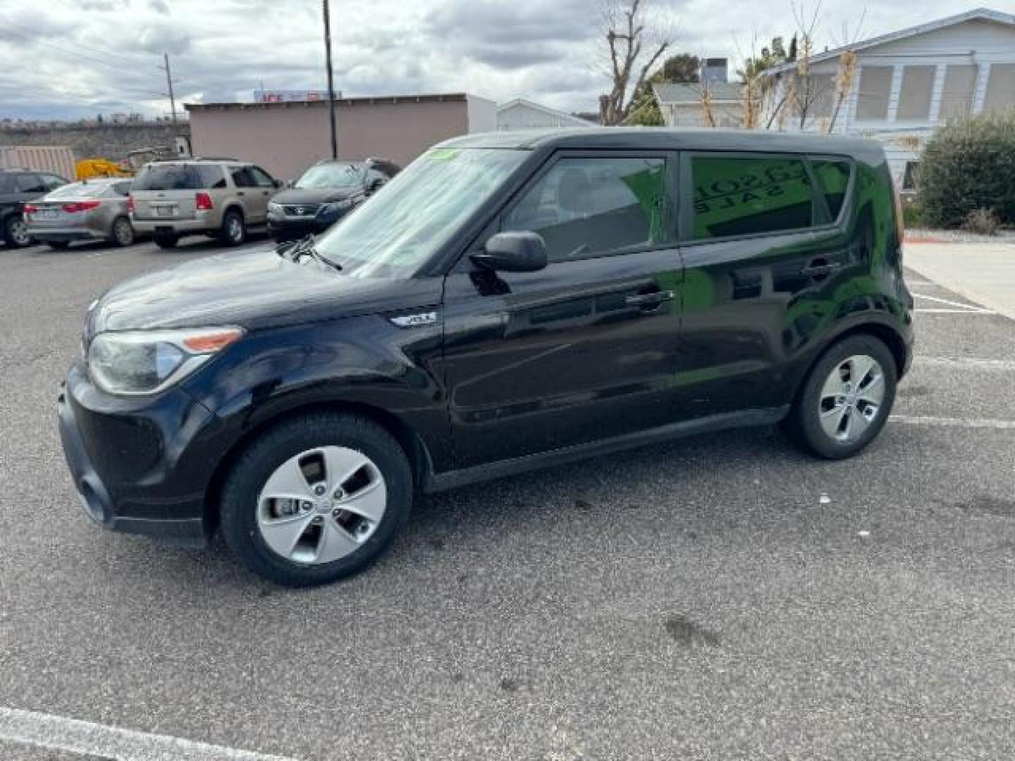 2016 Shadow Black /Black, cloth Kia Soul Base 6A (KNDJN2A28G7) with an 1.6L L4 DOHC 16V engine, 6-Speed Automatic transmission, located at 1865 East Red Hills Pkwy, St. George, 84770, (435) 628-0023, 37.120850, -113.543640 - Photo#4