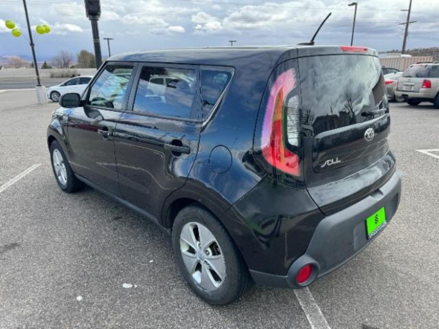 2016 Shadow Black /Black, cloth Kia Soul Base 6A (KNDJN2A28G7) with an 1.6L L4 DOHC 16V engine, 6-Speed Automatic transmission, located at 1865 East Red Hills Pkwy, St. George, 84770, (435) 628-0023, 37.120850, -113.543640 - Photo#6