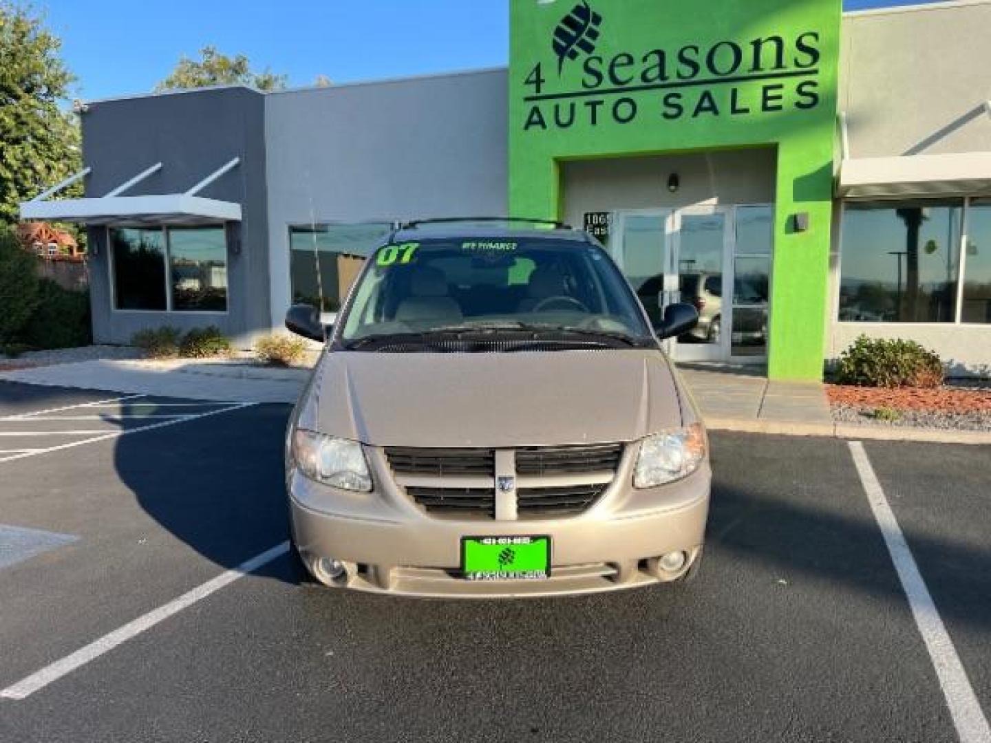 2007 Linen Gold Metallic /Dark Khaki / Light Graystone Leather Interior Dodge Grand Caravan SXT (2D4GP44L07R) with an 3.8L V6 OHV 12V engine, 4-Speed Automatic transmission, located at 1865 East Red Hills Pkwy, St. George, 84770, (435) 628-0023, 37.120850, -113.543640 - We specialize in helping ALL people get the best financing available. No matter your credit score, good, bad or none we can get you an amazing rate. Had a bankruptcy, divorce, or repossessions? We give you the green light to get your credit back on the road. Low down and affordable payments that fit - Photo#1