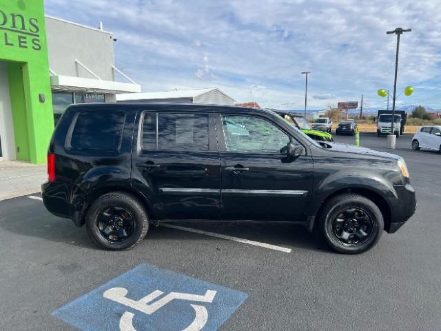 2012 Crystal Black Pearl /Gray Cloth Interior Honda Pilot LX 2WD 5-Spd AT (5FNYF3H27CB) with an 3.5L V6 SOHC 24V engine, 5-Speed Automatic transmission, located at 1865 East Red Hills Pkwy, St. George, 84770, (435) 628-0023, 37.120850, -113.543640 - Photo#7