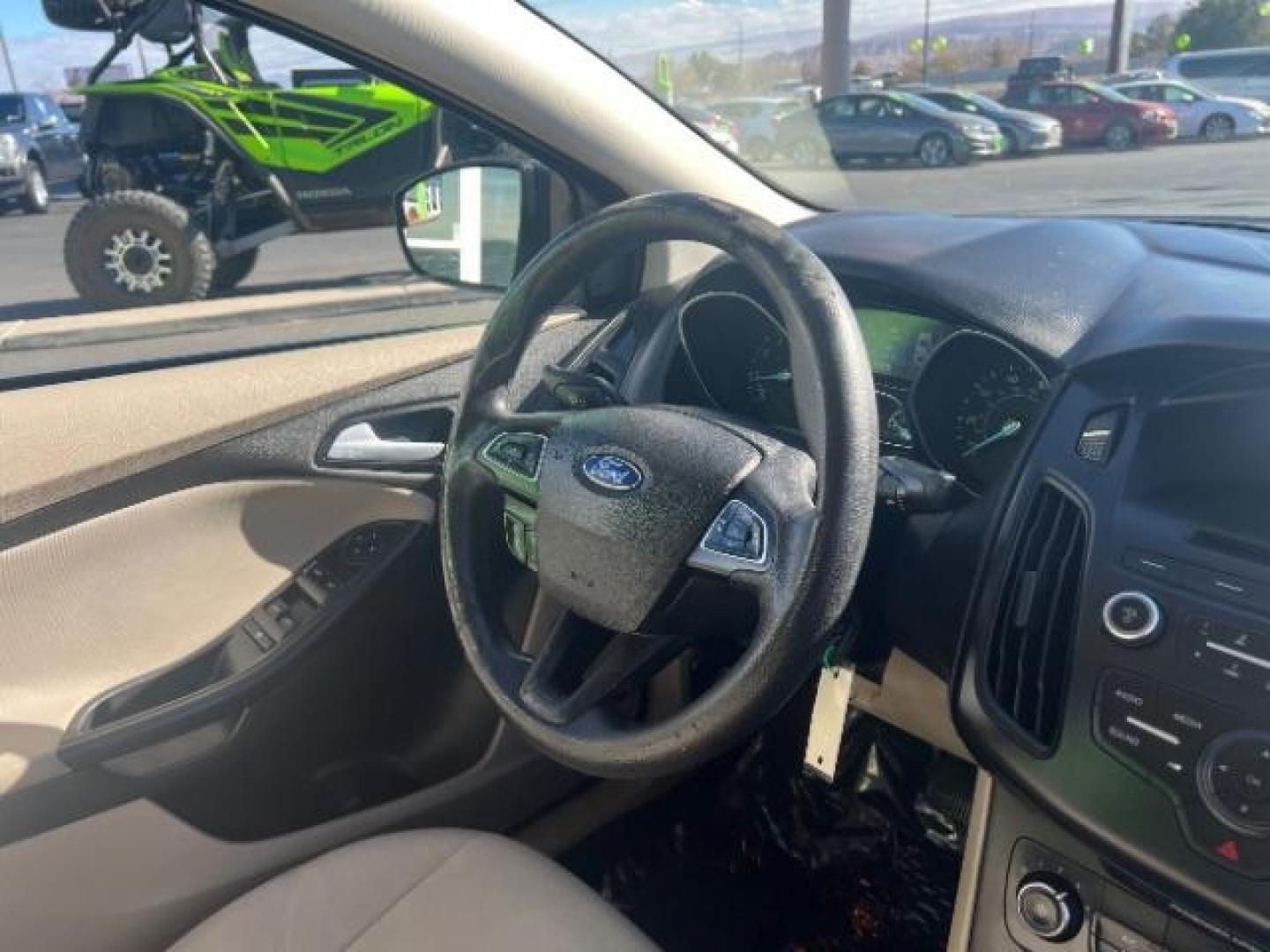 2015 Tuxedo Black Metalli /Charcoal Black Inser Ford Focus SE Sedan (1FADP3F21FL) with an 2.0L L4 DOHC 16V engine, 6-Speed Automatic transmission, located at 1865 East Red Hills Pkwy, St. George, 84770, (435) 628-0023, 37.120850, -113.543640 - Photo#30