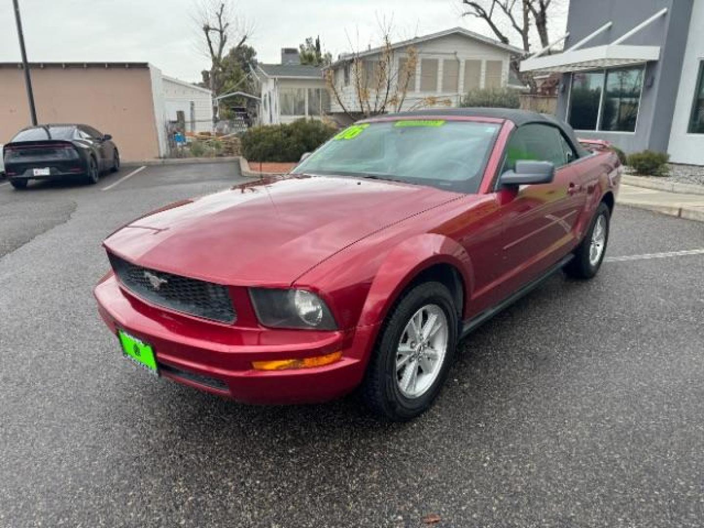 2006 Red Fire Metallic wi /Dark Charcoal/Red Le Ford Mustang V6 Deluxe Convertibl (1ZVFT84N065) with an 4.0L V6 SOHC 12V engine, 5-Speed Automatic transmission, located at 1865 East Red Hills Pkwy, St. George, 84770, (435) 628-0023, 37.120850, -113.543640 - We specialize in helping ALL people get the best financing available. No matter your credit score, good, bad or none we can get you an amazing rate. Had a bankruptcy, divorce, or repossessions? We give you the green light to get your credit back on the road. Low down and affordable payments that fit - Photo#2