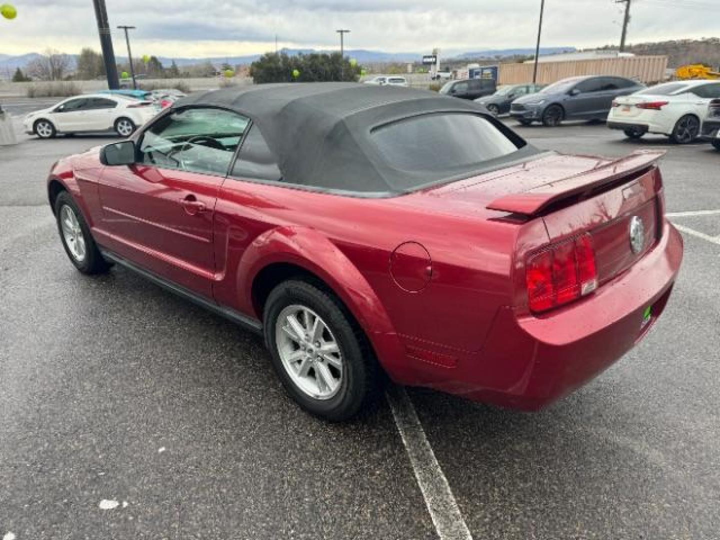 2006 Red Fire Metallic wi /Dark Charcoal/Red Le Ford Mustang V6 Deluxe Convertibl (1ZVFT84N065) with an 4.0L V6 SOHC 12V engine, 5-Speed Automatic transmission, located at 1865 East Red Hills Pkwy, St. George, 84770, (435) 628-0023, 37.120850, -113.543640 - We specialize in helping ALL people get the best financing available. No matter your credit score, good, bad or none we can get you an amazing rate. Had a bankruptcy, divorce, or repossessions? We give you the green light to get your credit back on the road. Low down and affordable payments that fit - Photo#4