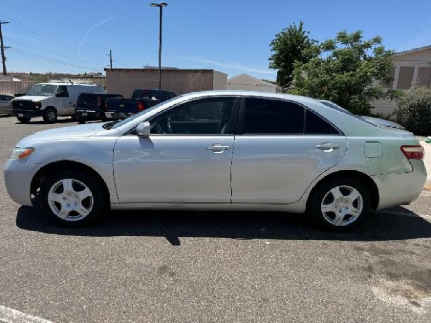 2007 Titanium Metallic /Bisque Cloth Interio Toyota Camry LE V6 (4T1BK46KX7U) with an 3.5L V6 DOHC 24V engine, 6-Speed Automatic transmission, located at 940 North Main Street, Cedar City, UT, 84720, (435) 628-0023, 37.692936, -113.061897 - We specialize in helping ALL people get the best financing available. No matter your credit score, good, bad or none we can get you an amazing rate. Had a bankruptcy, divorce, or repossessions? We give you the green light to get your credit back on the road. Low down and affordable payments that fit - Photo#3