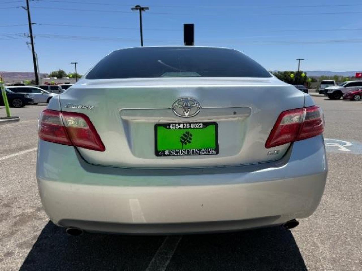 2007 Titanium Metallic /Bisque Cloth Interio Toyota Camry LE V6 (4T1BK46KX7U) with an 3.5L V6 DOHC 24V engine, 6-Speed Automatic transmission, located at 940 North Main Street, Cedar City, UT, 84720, (435) 628-0023, 37.692936, -113.061897 - We specialize in helping ALL people get the best financing available. No matter your credit score, good, bad or none we can get you an amazing rate. Had a bankruptcy, divorce, or repossessions? We give you the green light to get your credit back on the road. Low down and affordable payments that fit - Photo#5