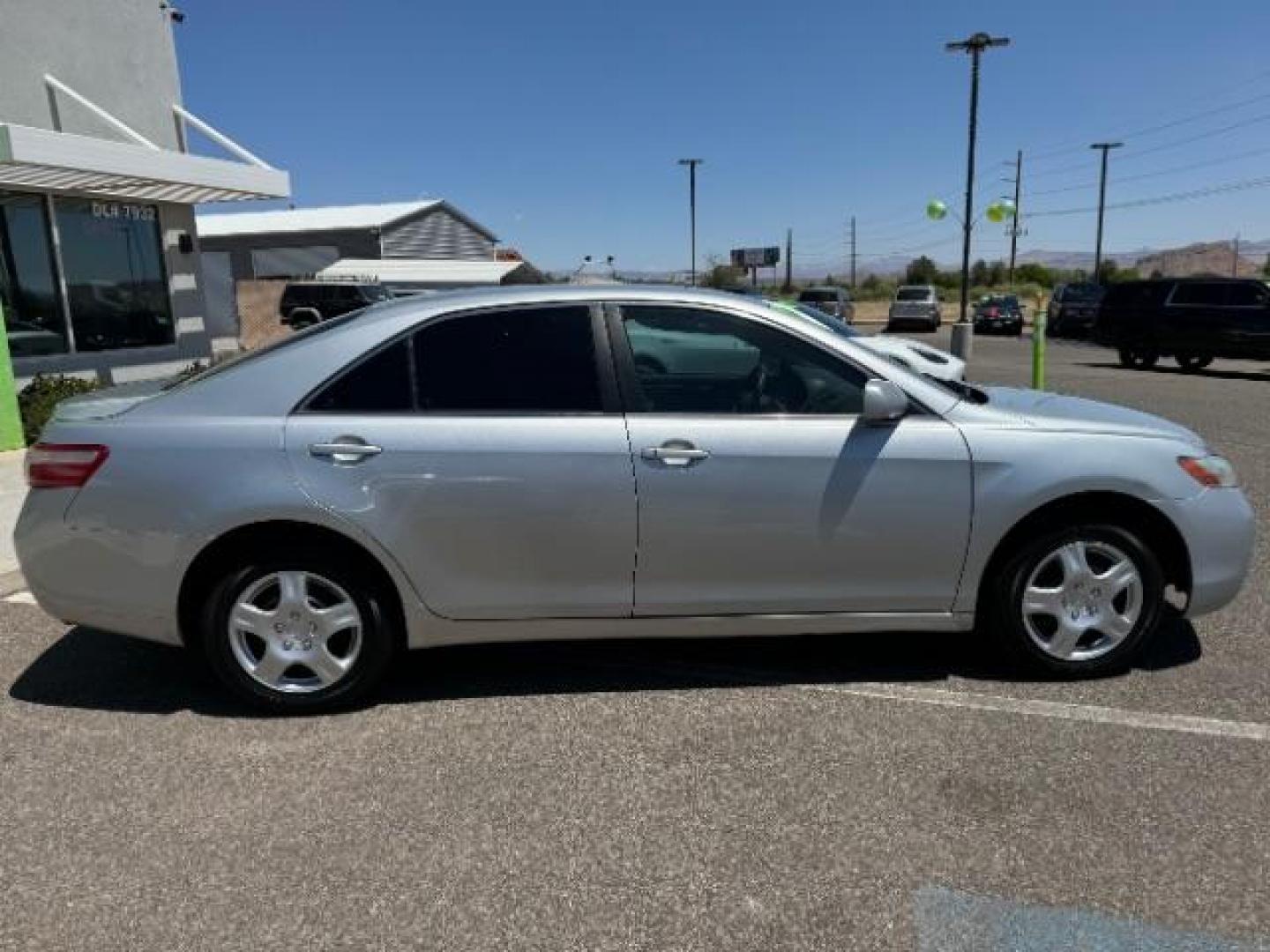 2007 Titanium Metallic /Bisque Cloth Interio Toyota Camry LE V6 (4T1BK46KX7U) with an 3.5L V6 DOHC 24V engine, 6-Speed Automatic transmission, located at 940 North Main Street, Cedar City, UT, 84720, (435) 628-0023, 37.692936, -113.061897 - We specialize in helping ALL people get the best financing available. No matter your credit score, good, bad or none we can get you an amazing rate. Had a bankruptcy, divorce, or repossessions? We give you the green light to get your credit back on the road. Low down and affordable payments that fit - Photo#7