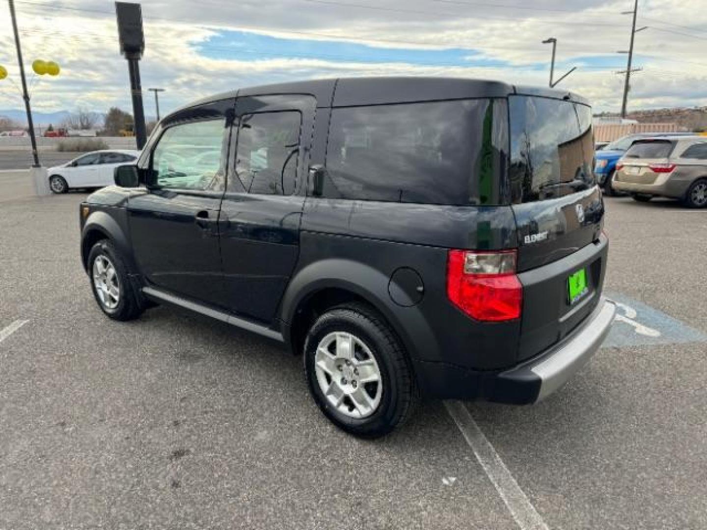 2008 Nighthawk Black Pear /Gray/Black Cloth Int Honda Element LX 2WD AT (5J6YH18398L) with an 2.4L L4 DOHC 16V engine, 5-Speed Automatic transmission, located at 1865 East Red Hills Pkwy, St. George, 84770, (435) 628-0023, 37.120850, -113.543640 - We specialize in helping ALL people get the best financing available. No matter your credit score, good, bad or none we can get you an amazing rate. Had a bankruptcy, divorce, or repossessions? We give you the green light to get your credit back on the road. Low down and affordable payments that fit - Photo#6