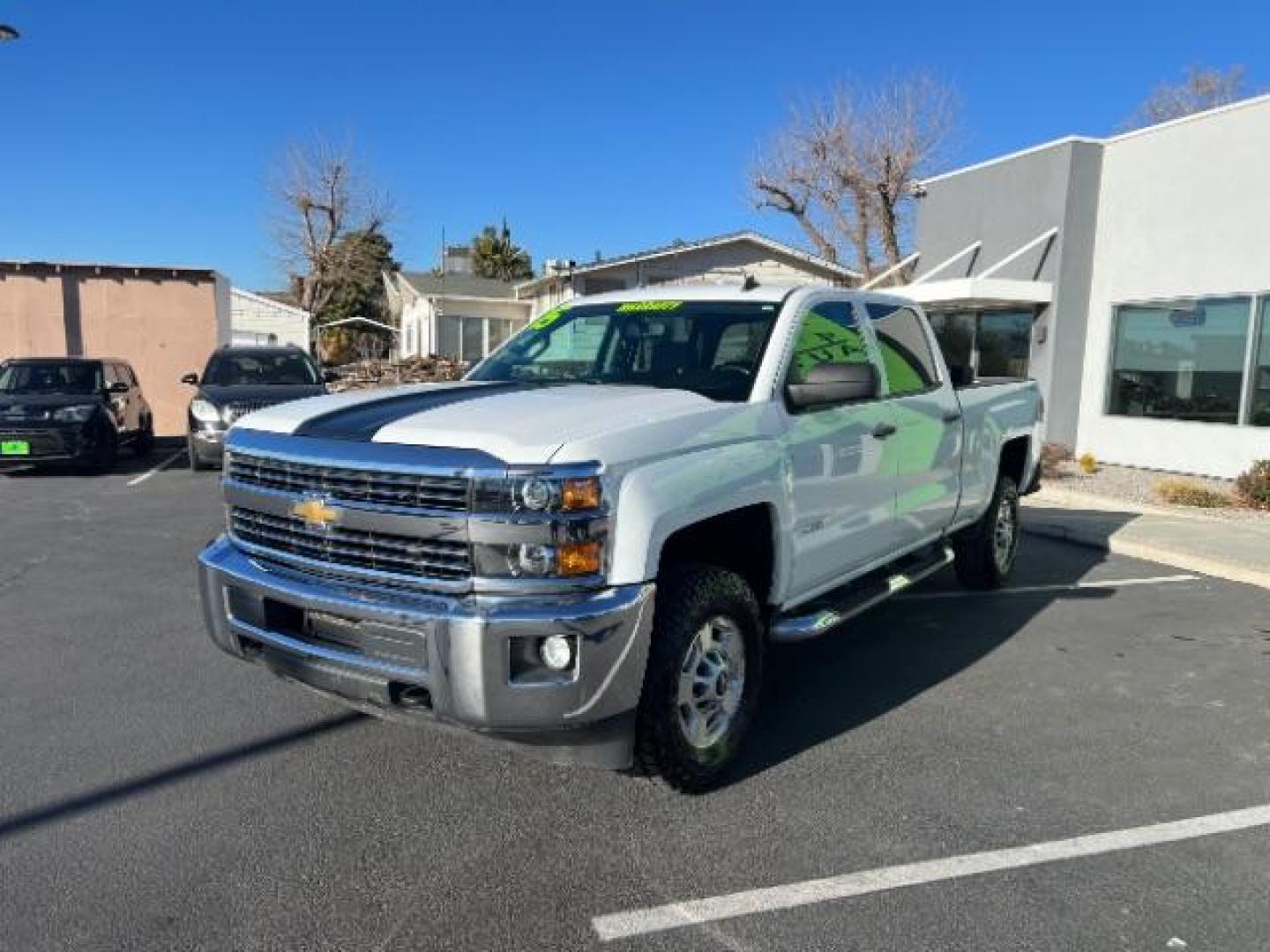 2015 Summit White /Jet Black Chevrolet Silverado 2500HD LT Crew Cab 4WD (1GC1KVEB3FF) with an 6.0L V8 OHV 16V CNG engine, 6-Speed Automatic transmission, located at 1865 East Red Hills Pkwy, St. George, 84770, (435) 628-0023, 37.120850, -113.543640 - We specialize in helping ALL people get the best financing available. No matter your credit score, good, bad or none we can get you an amazing rate. Had a bankruptcy, divorce, or repossessions? We give you the green light to get your credit back on the road. Low down and affordable payments that fit - Photo#2