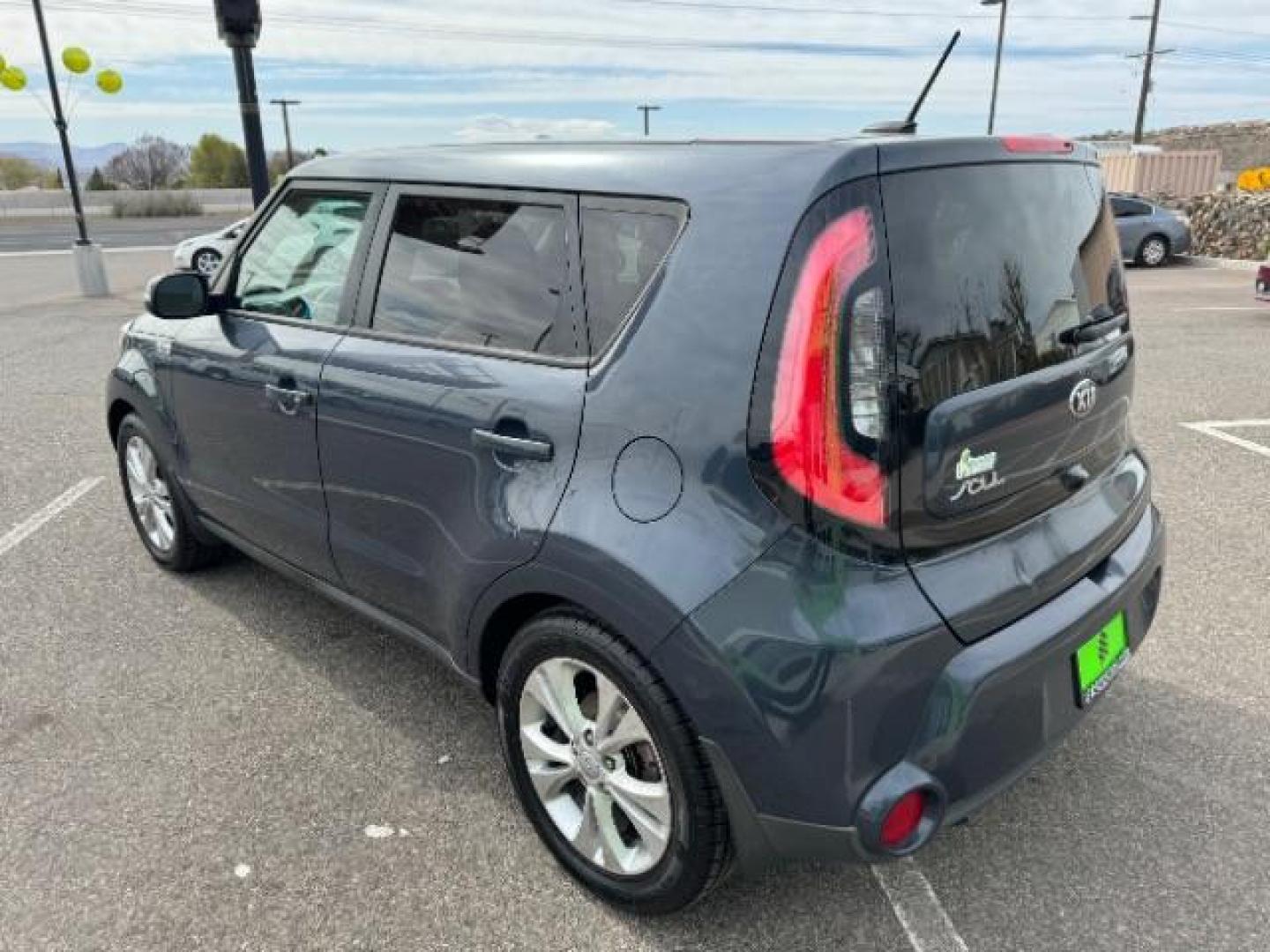 2016 Fathom Blue /Black, leather Kia Soul ! (KNDJX3A50G7) with an 2.0L L4 DOHC 16V engine, 6-Speed Automatic transmission, located at 940 North Main Street, Cedar City, UT, 84720, (435) 628-0023, 37.692936, -113.061897 - Photo#6