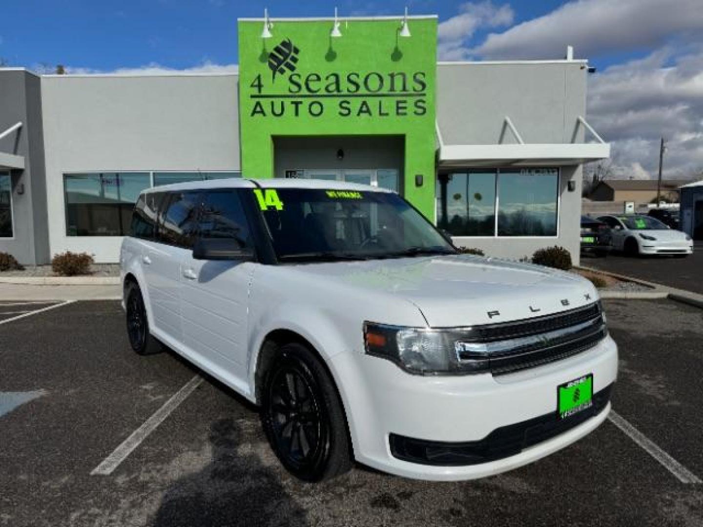 2014 White Suede /Charcoal Black Ford Flex SE FWD (2FMGK5B87EB) with an 3.5L V6 DOHC 24V engine, 6-Speed Automatic Ov transmission, located at 1865 East Red Hills Pkwy, St. George, 84770, (435) 628-0023, 37.120850, -113.543640 - Photo#0