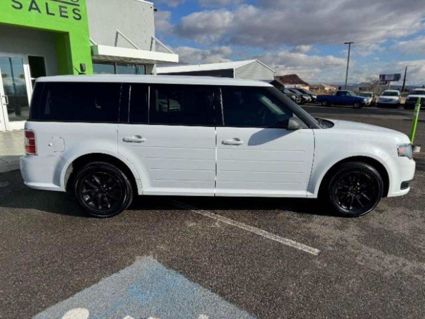 2014 White Suede /Charcoal Black Ford Flex SE FWD (2FMGK5B87EB) with an 3.5L V6 DOHC 24V engine, 6-Speed Automatic Ov transmission, located at 1865 East Red Hills Pkwy, St. George, 84770, (435) 628-0023, 37.120850, -113.543640 - Photo#11