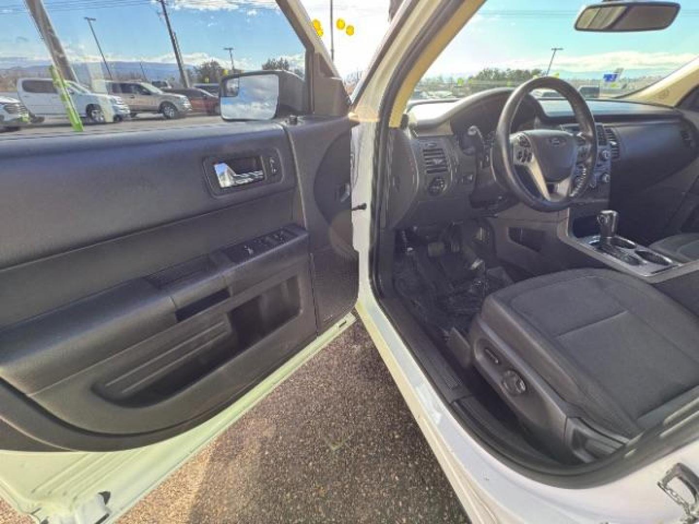 2014 White Suede /Charcoal Black Ford Flex SE FWD (2FMGK5B87EB) with an 3.5L V6 DOHC 24V engine, 6-Speed Automatic Ov transmission, located at 1865 East Red Hills Pkwy, St. George, 84770, (435) 628-0023, 37.120850, -113.543640 - Photo#16