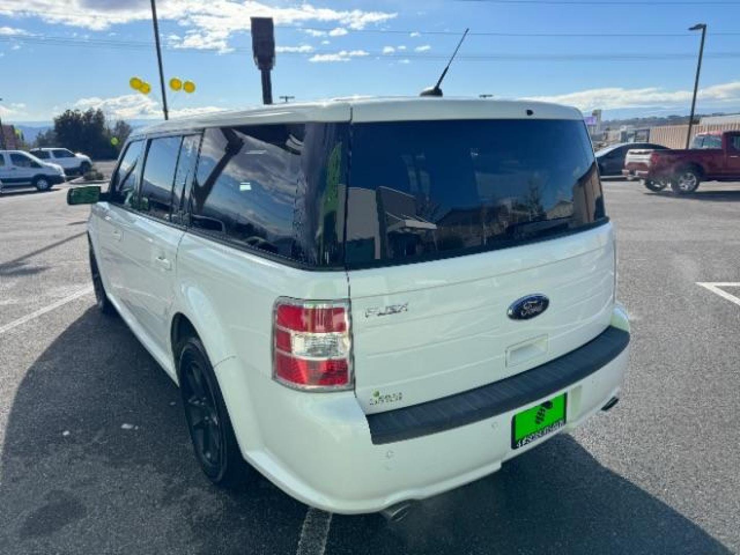 2014 White Suede /Charcoal Black Ford Flex SE FWD (2FMGK5B87EB) with an 3.5L V6 DOHC 24V engine, 6-Speed Automatic Ov transmission, located at 1865 East Red Hills Pkwy, St. George, 84770, (435) 628-0023, 37.120850, -113.543640 - Photo#7