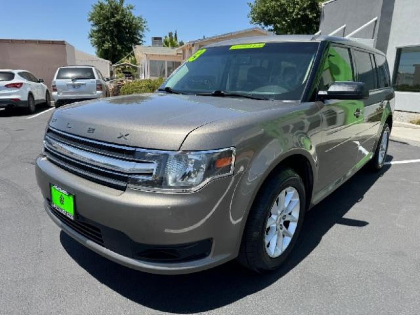 2013 Mineral Gray Metalli /Charcoal Black Cloth Ford Flex SE FWD (2FMGK5B89DB) with an 3.5L V6 DOHC 24V engine, 6-Speed Automatic Ov transmission, located at 1865 East Red Hills Pkwy, St. George, 84770, (435) 628-0023, 37.120850, -113.543640 - We specialize in helping ALL people get the best financing available. No matter your credit score, good, bad or none we can get you an amazing rate. Had a bankruptcy, divorce, or repossessions? We give you the green light to get your credit back on the road. Low down and affordable payments that fit - Photo#2