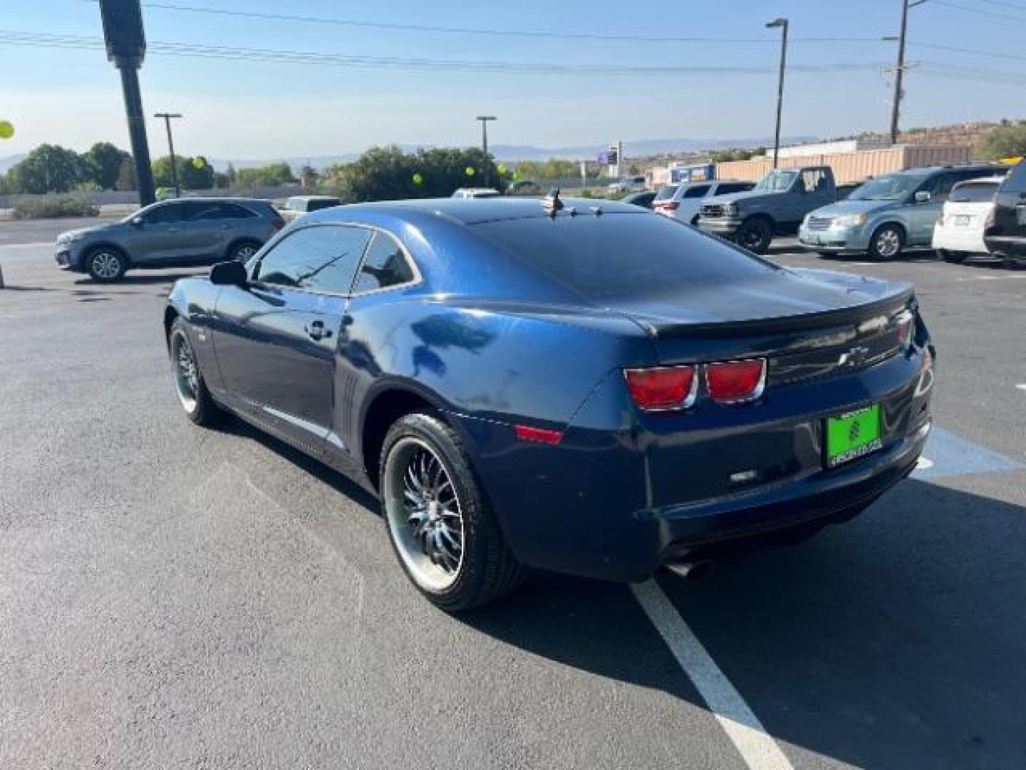 2010 Imperial Blue Metall /Black Leather Interi Chevrolet Camaro LT2 Coupe (2G1FC1EV6A9) with an 3.6L V6 DOHC 24V engine, 6-Speed Automatic transmission, located at 1865 East Red Hills Pkwy, St. George, 84770, (435) 628-0023, 37.120850, -113.543640 - We specialize in helping ALL people get the best financing available. No matter your credit score, good, bad or none we can get you an amazing rate. Had a bankruptcy, divorce, or repossessions? We give you the green light to get your credit back on the road. Low down and affordable payments that fit - Photo#4