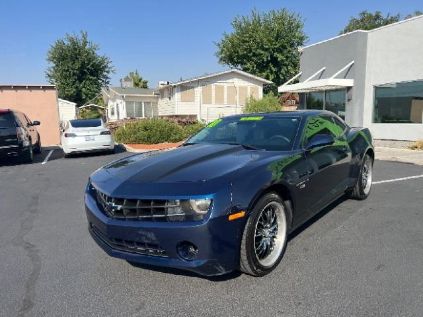 2010 Imperial Blue Metall /Black Leather Interi Chevrolet Camaro LT2 Coupe (2G1FC1EV6A9) with an 3.6L V6 DOHC 24V engine, 6-Speed Automatic transmission, located at 1865 East Red Hills Pkwy, St. George, 84770, (435) 628-0023, 37.120850, -113.543640 - Photo#2