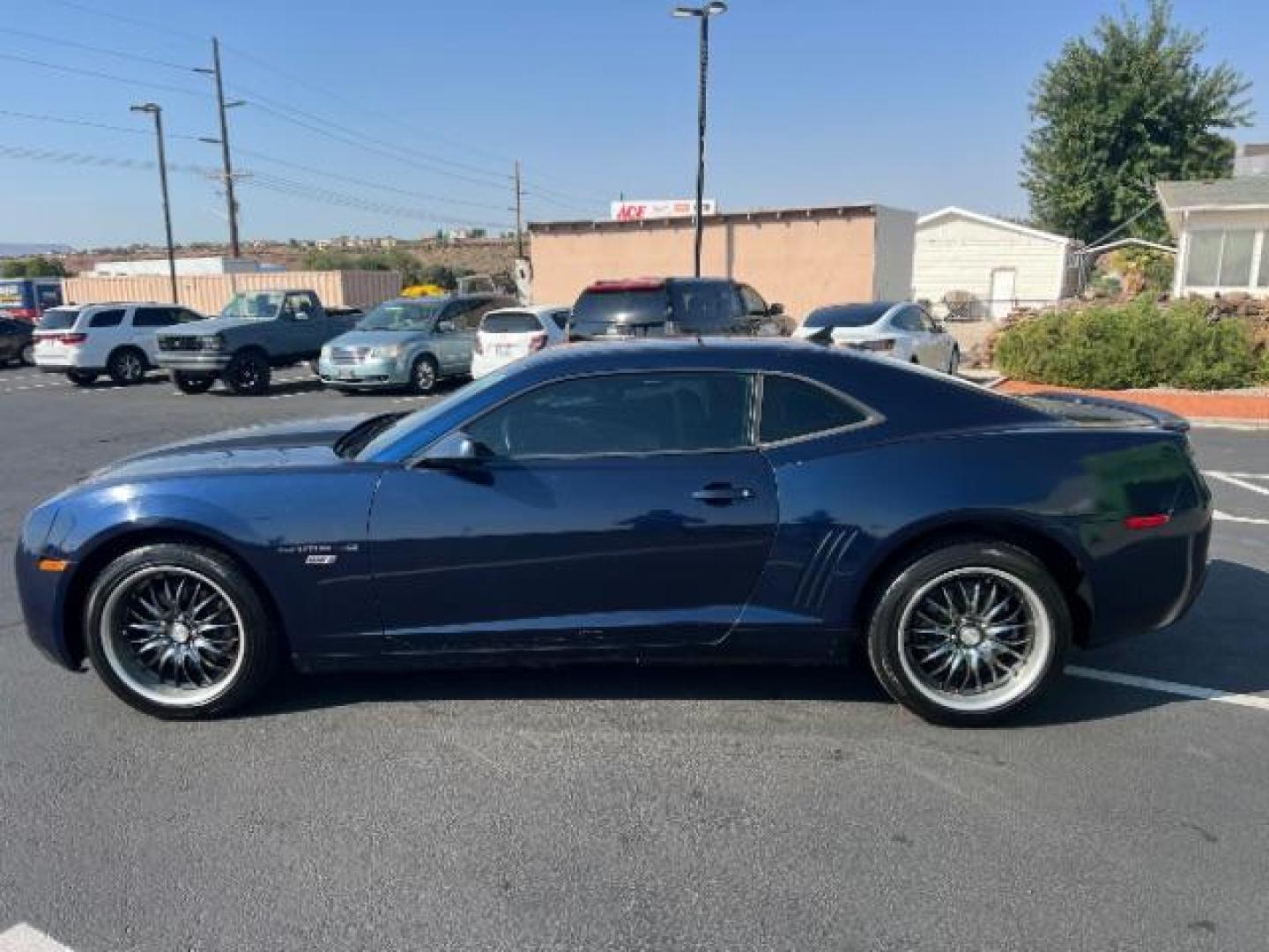 2010 Imperial Blue Metall /Black Leather Interi Chevrolet Camaro LT2 Coupe (2G1FC1EV6A9) with an 3.6L V6 DOHC 24V engine, 6-Speed Automatic transmission, located at 1865 East Red Hills Pkwy, St. George, 84770, (435) 628-0023, 37.120850, -113.543640 - Photo#3