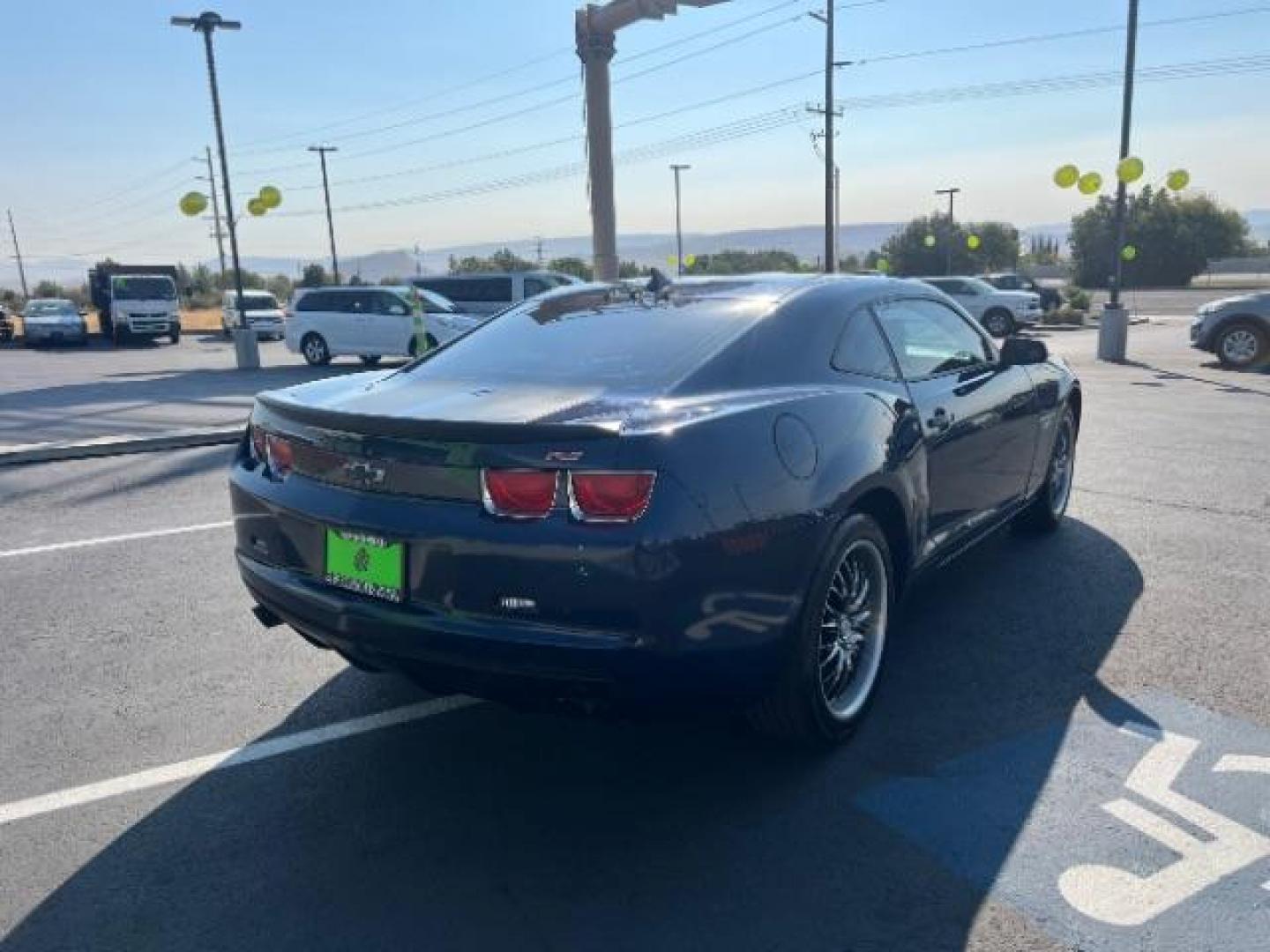 2010 Imperial Blue Metall /Black Leather Interi Chevrolet Camaro LT2 Coupe (2G1FC1EV6A9) with an 3.6L V6 DOHC 24V engine, 6-Speed Automatic transmission, located at 1865 East Red Hills Pkwy, St. George, 84770, (435) 628-0023, 37.120850, -113.543640 - Photo#6