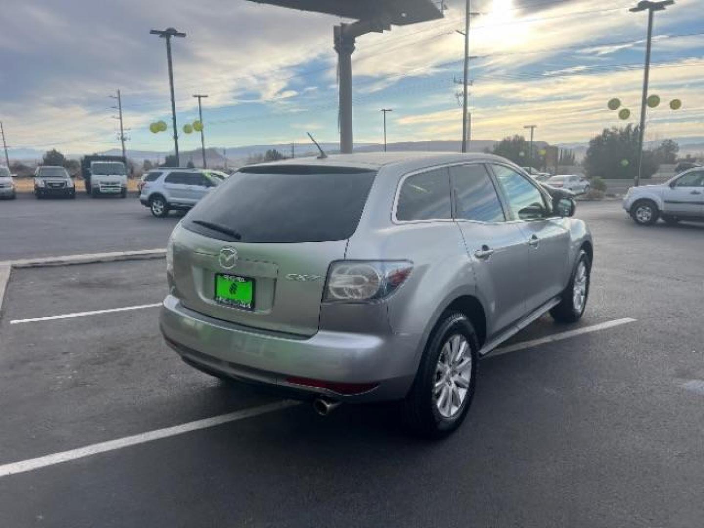 2012 Liquid Silver Metallic /Black Cloth Interior Mazda CX-7 i Sport (JM3ER2BM5C0) with an 2.5L L4 DOHC 16V engine, 5-Speed Automatic transmission, located at 1865 East Red Hills Pkwy, St. George, 84770, (435) 628-0023, 37.120850, -113.543640 - Photo#6