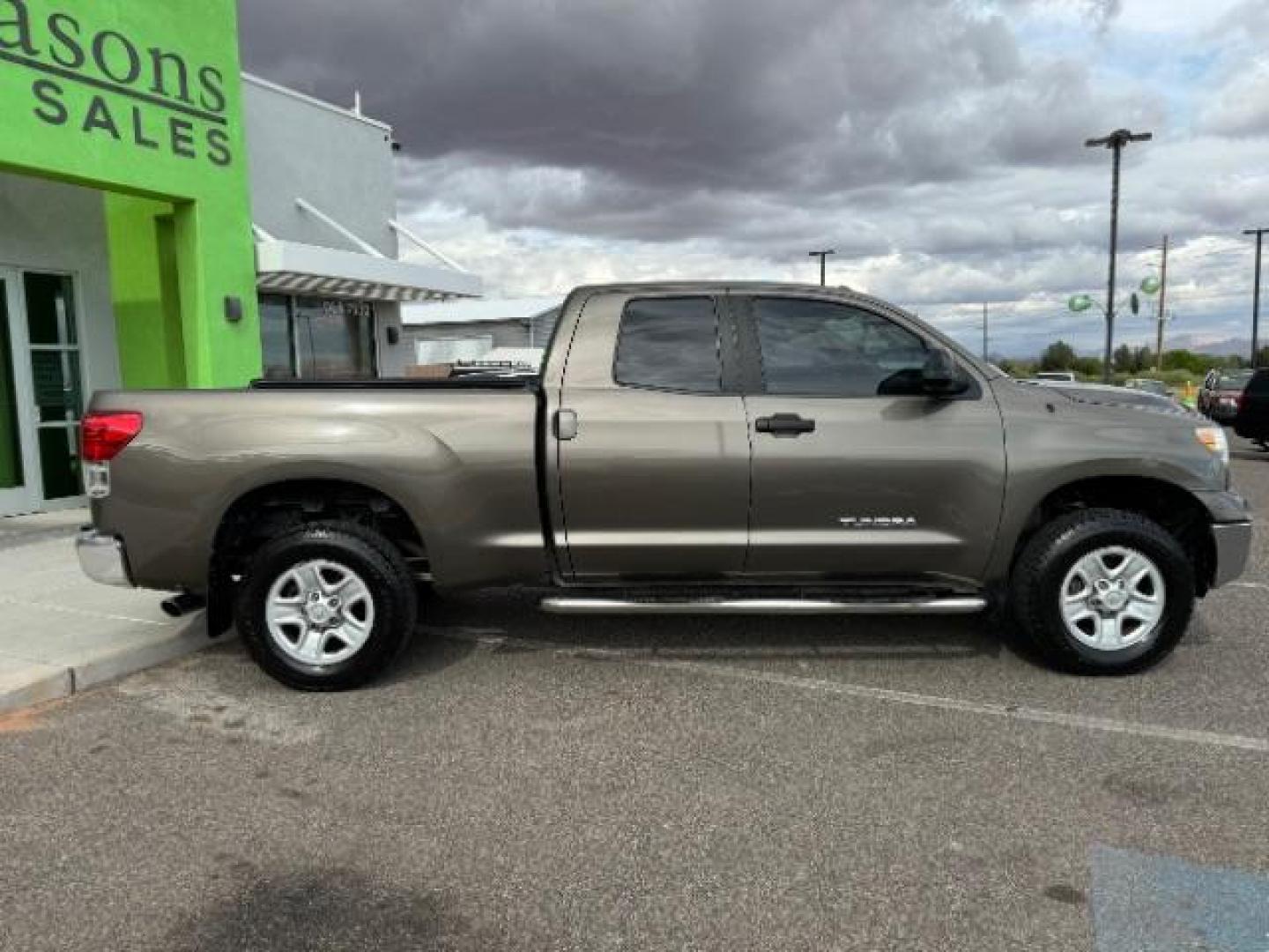 2012 Pyrite Mica /Graphite Cloth Inter Toyota Tundra Tundra-Grade Double Cab 4.6L 2WD (5TFRM5F14CX) with an 4.6L V8 DOHC 32V engine, 5-Speed Automatic Overdrive transmission, located at 940 North Main Street, Cedar City, UT, 84720, (435) 628-0023, 37.692936, -113.061897 - Photo#9