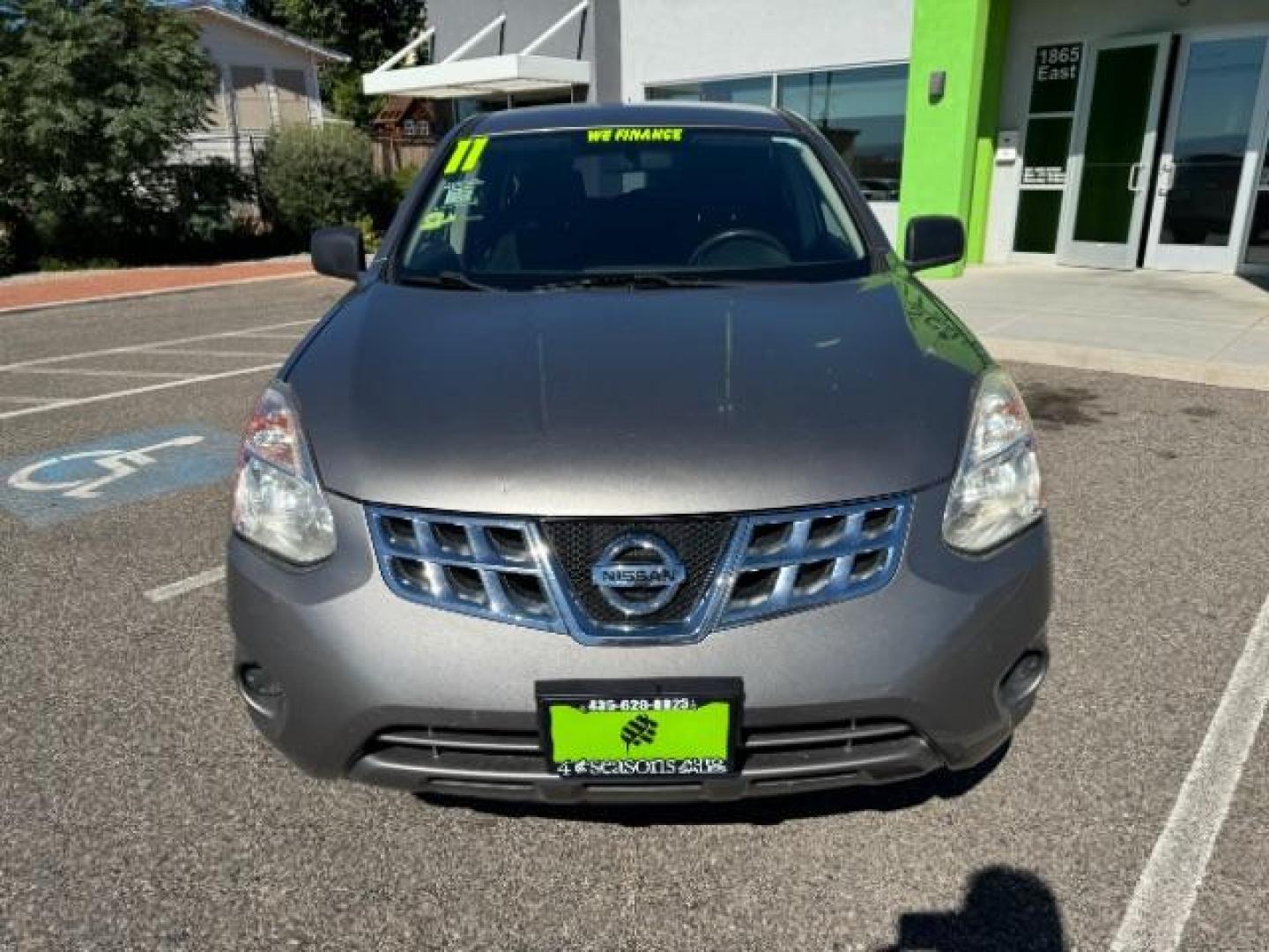 2011 Platinum Graphite Me /Black Cloth Interior Nissan Rogue S AWD (JN8AS5MV4BW) with an 2.5L L4 DOHC 16V engine, Continuously Variabl transmission, located at 940 North Main Street, Cedar City, UT, 84720, (435) 628-0023, 37.692936, -113.061897 - Photo#2