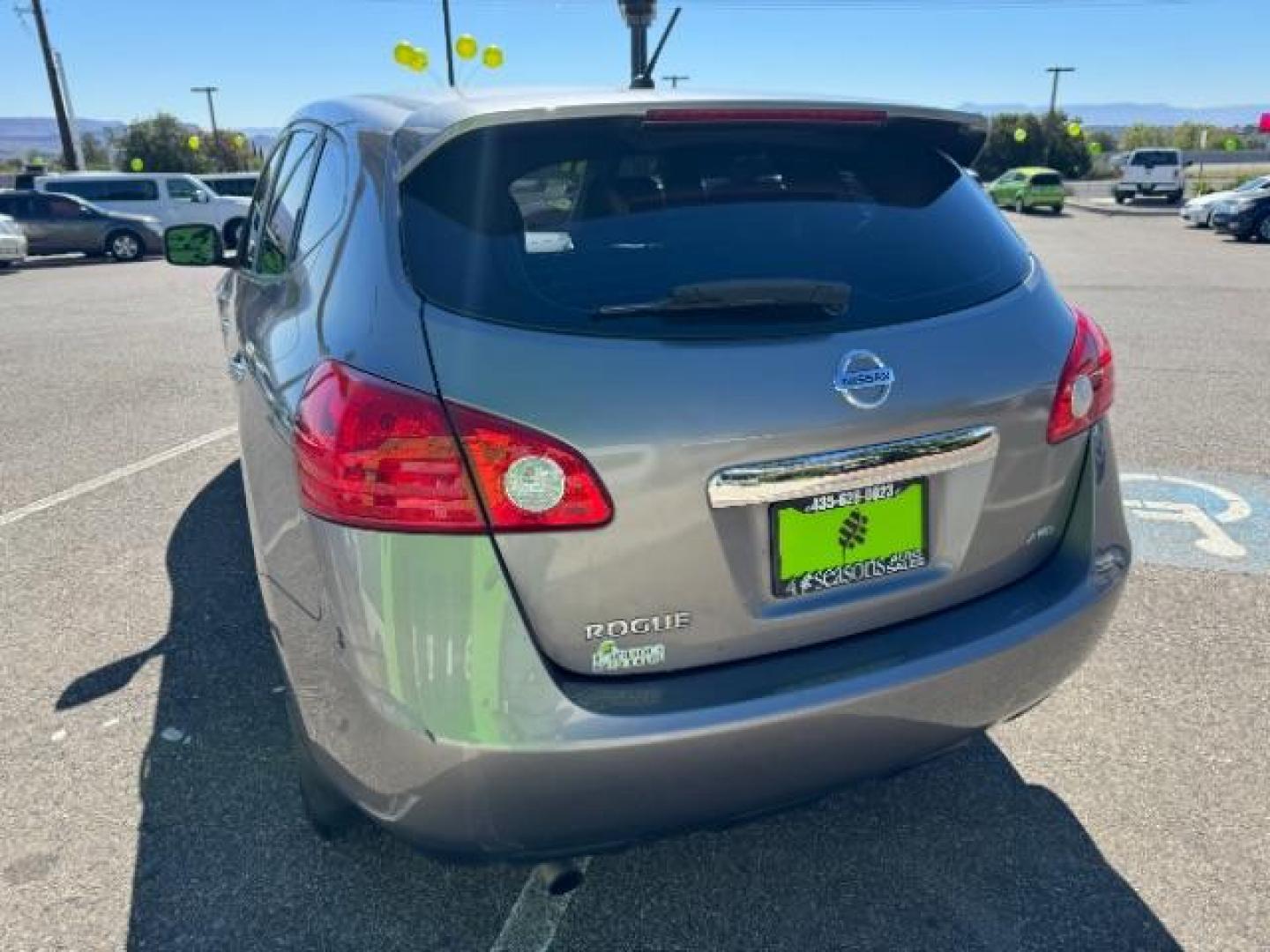 2011 Platinum Graphite Me /Black Cloth Interior Nissan Rogue S AWD (JN8AS5MV4BW) with an 2.5L L4 DOHC 16V engine, Continuously Variabl transmission, located at 940 North Main Street, Cedar City, UT, 84720, (435) 628-0023, 37.692936, -113.061897 - Photo#7