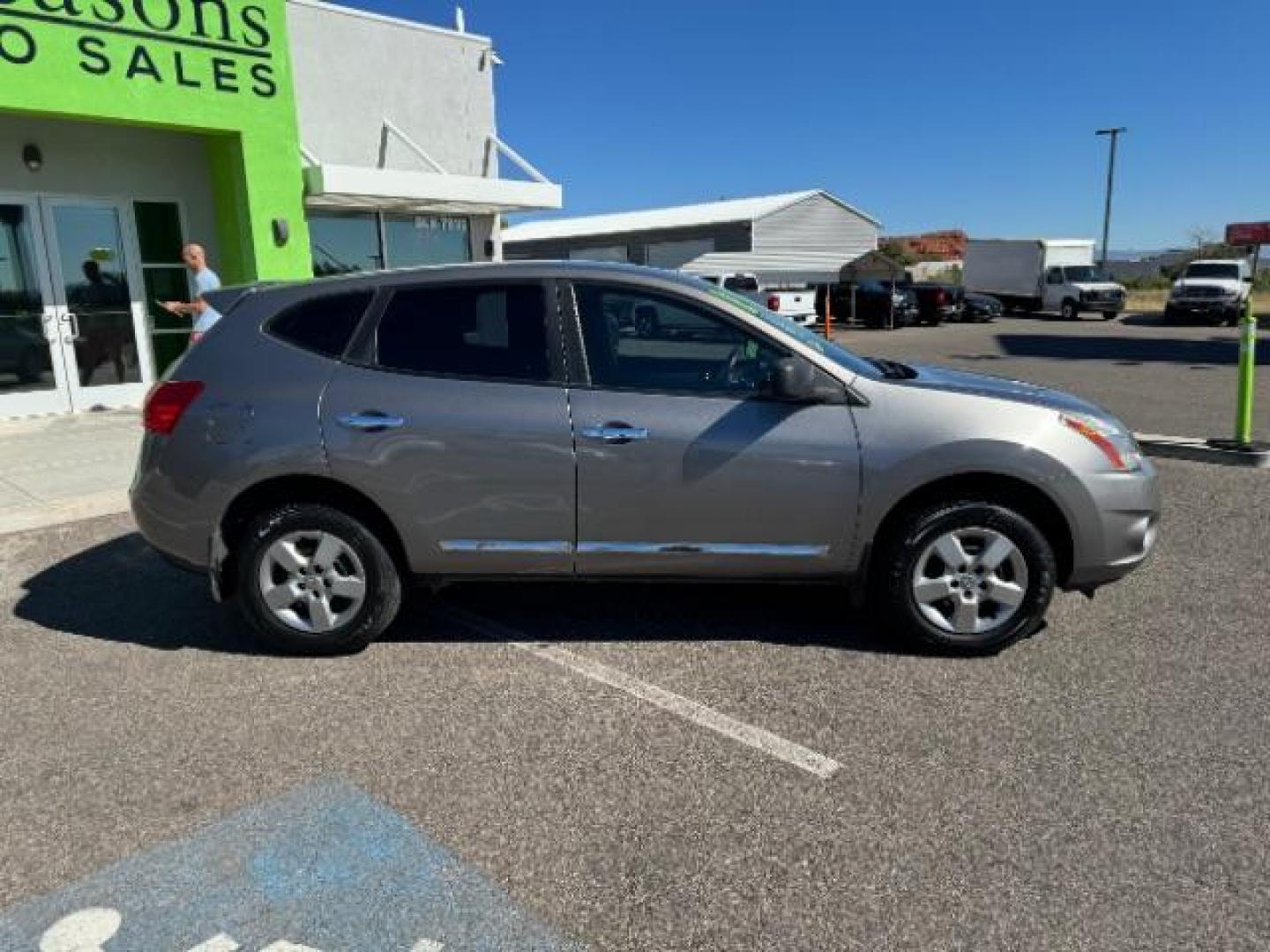 2011 Platinum Graphite Me /Black Cloth Interior Nissan Rogue S AWD (JN8AS5MV4BW) with an 2.5L L4 DOHC 16V engine, Continuously Variabl transmission, located at 940 North Main Street, Cedar City, UT, 84720, (435) 628-0023, 37.692936, -113.061897 - Photo#10