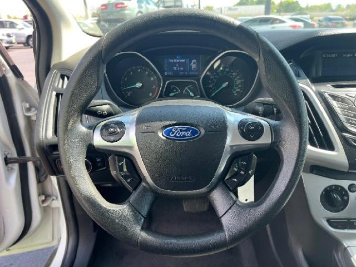 2012 Oxford White /Charcoal Black/Metal Gray Cloth Interior Ford Focus SE (1FAHP3K27CL) with an 2.0L L4 DOHC 16V engine, 6-Speed Automatic transmission, located at 1865 East Red Hills Pkwy, St. George, 84770, (435) 628-0023, 37.120850, -113.543640 - Photo#16