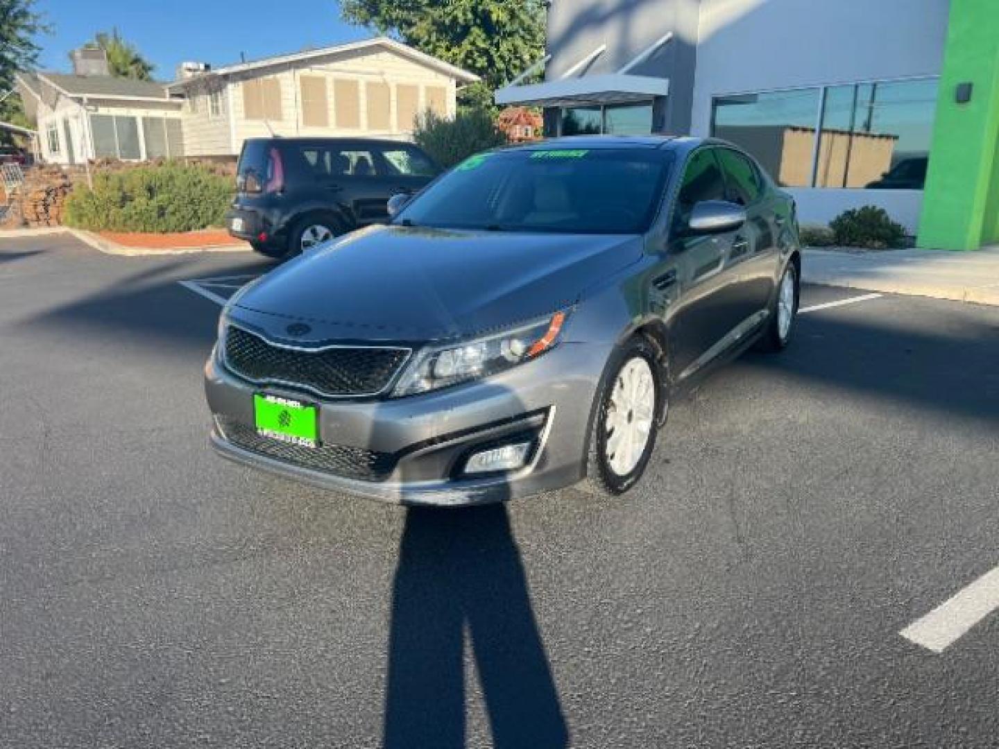 2015 Satin Metal /Beige Kia Optima EX (5XXGN4A71FG) with an 2.4L L4 DOHC 16V engine, 6-Speed Automatic transmission, located at 1865 East Red Hills Pkwy, St. George, 84770, (435) 628-0023, 37.120850, -113.543640 - We specialize in helping ALL people get the best financing available. No matter your credit score, good, bad or none we can get you an amazing rate. Had a bankruptcy, divorce, or repossessions? We give you the green light to get your credit back on the road. Low down and affordable payments that fit - Photo#2