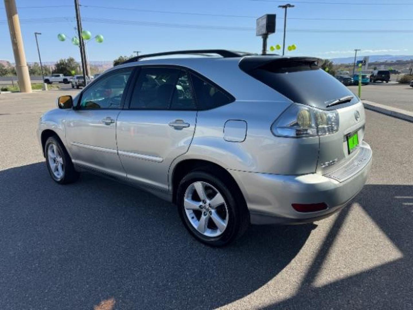 2007 Millennium Silver Me /Light Gray Leather I Lexus RX 350 FWD (2T2GK31U87C) with an 3.5L V6 DOHC 24V engine, 5-Speed Automatic transmission, located at 1865 East Red Hills Pkwy, St. George, 84770, (435) 628-0023, 37.120850, -113.543640 - Photo#3