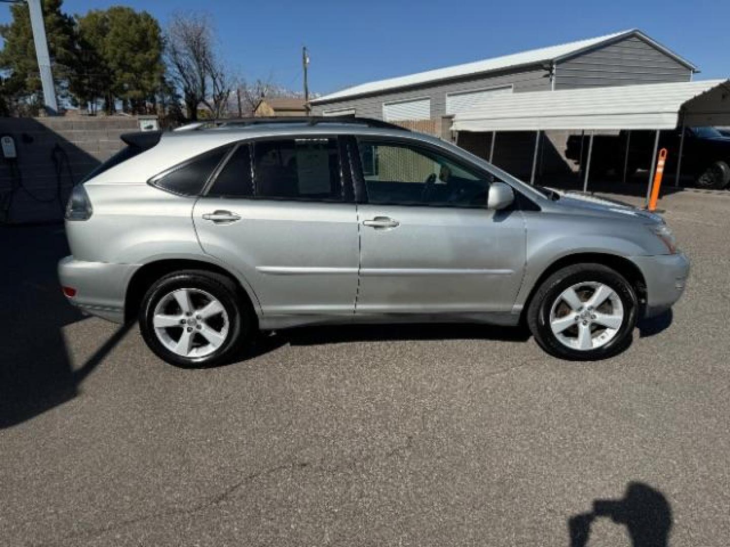 2007 Millennium Silver Me /Light Gray Leather I Lexus RX 350 FWD (2T2GK31U87C) with an 3.5L V6 DOHC 24V engine, 5-Speed Automatic transmission, located at 1865 East Red Hills Pkwy, St. George, 84770, (435) 628-0023, 37.120850, -113.543640 - Photo#6