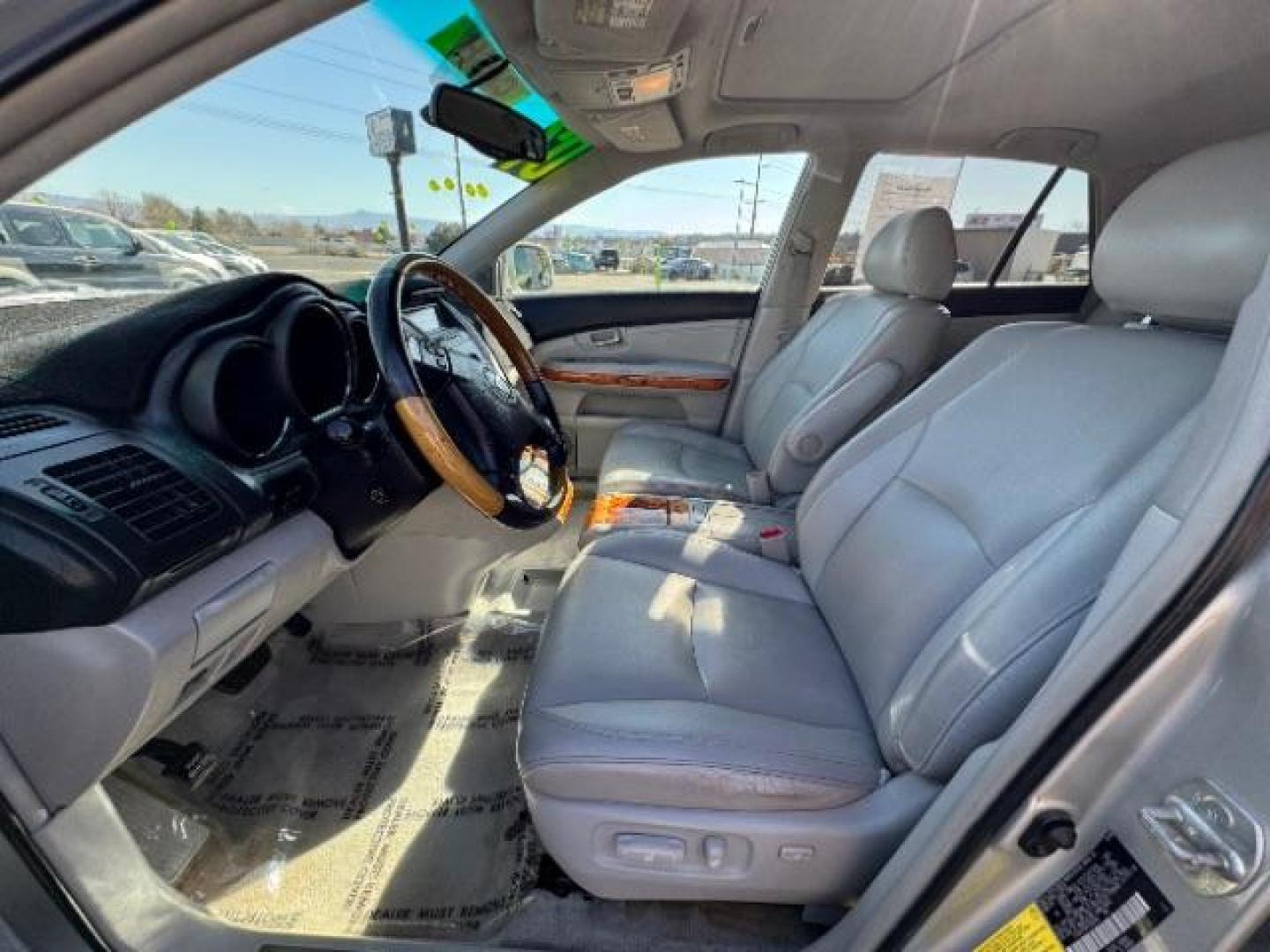 2007 Millennium Silver Me /Light Gray Leather I Lexus RX 350 FWD (2T2GK31U87C) with an 3.5L V6 DOHC 24V engine, 5-Speed Automatic transmission, located at 1865 East Red Hills Pkwy, St. George, 84770, (435) 628-0023, 37.120850, -113.543640 - Photo#7