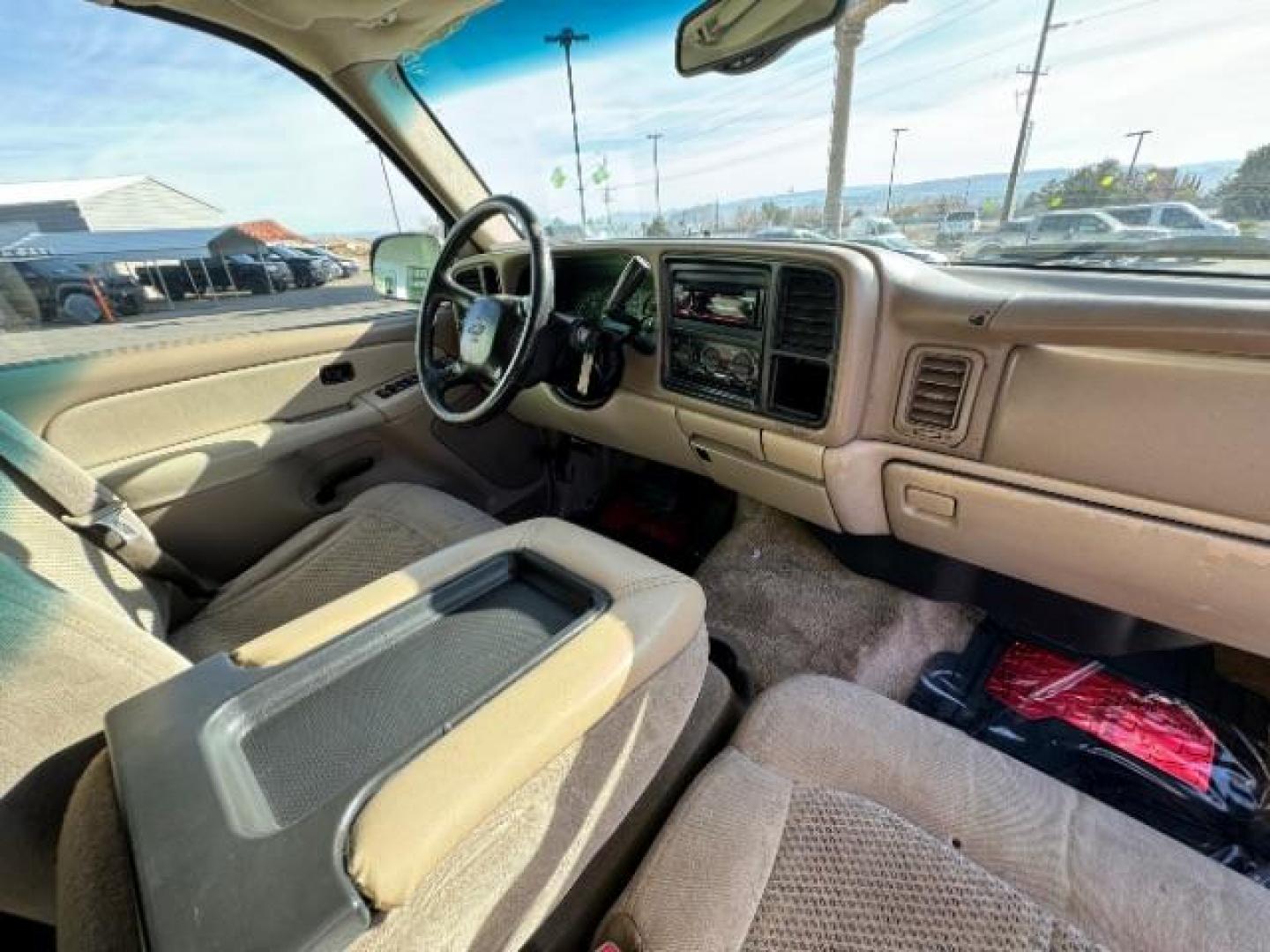 2002 Victory Red /Tan/Neutral Custom C Chevrolet Tahoe 2WD (1GNEC13VX2R) with an 4.8L V8 OHV 16V engine, 4-Speed Automatic transmission, located at 940 North Main Street, Cedar City, UT, 84720, (435) 628-0023, 37.692936, -113.061897 - Photo#28