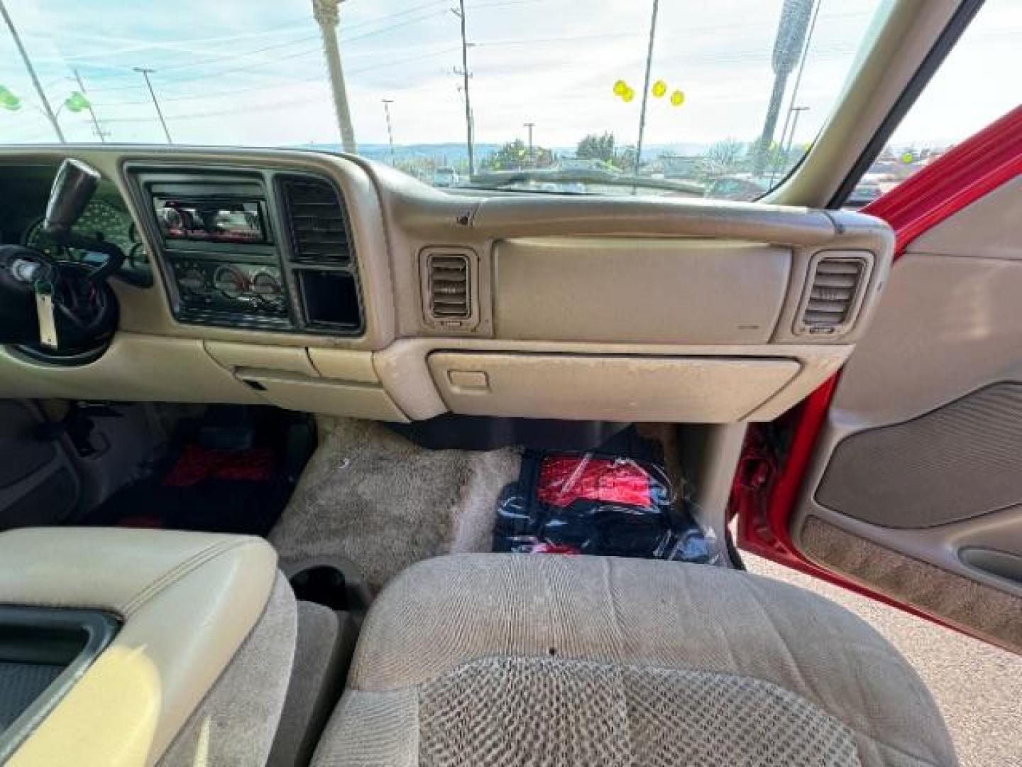 2002 Victory Red /Tan/Neutral Custom C Chevrolet Tahoe 2WD (1GNEC13VX2R) with an 4.8L V8 OHV 16V engine, 4-Speed Automatic transmission, located at 940 North Main Street, Cedar City, UT, 84720, (435) 628-0023, 37.692936, -113.061897 - Photo#29