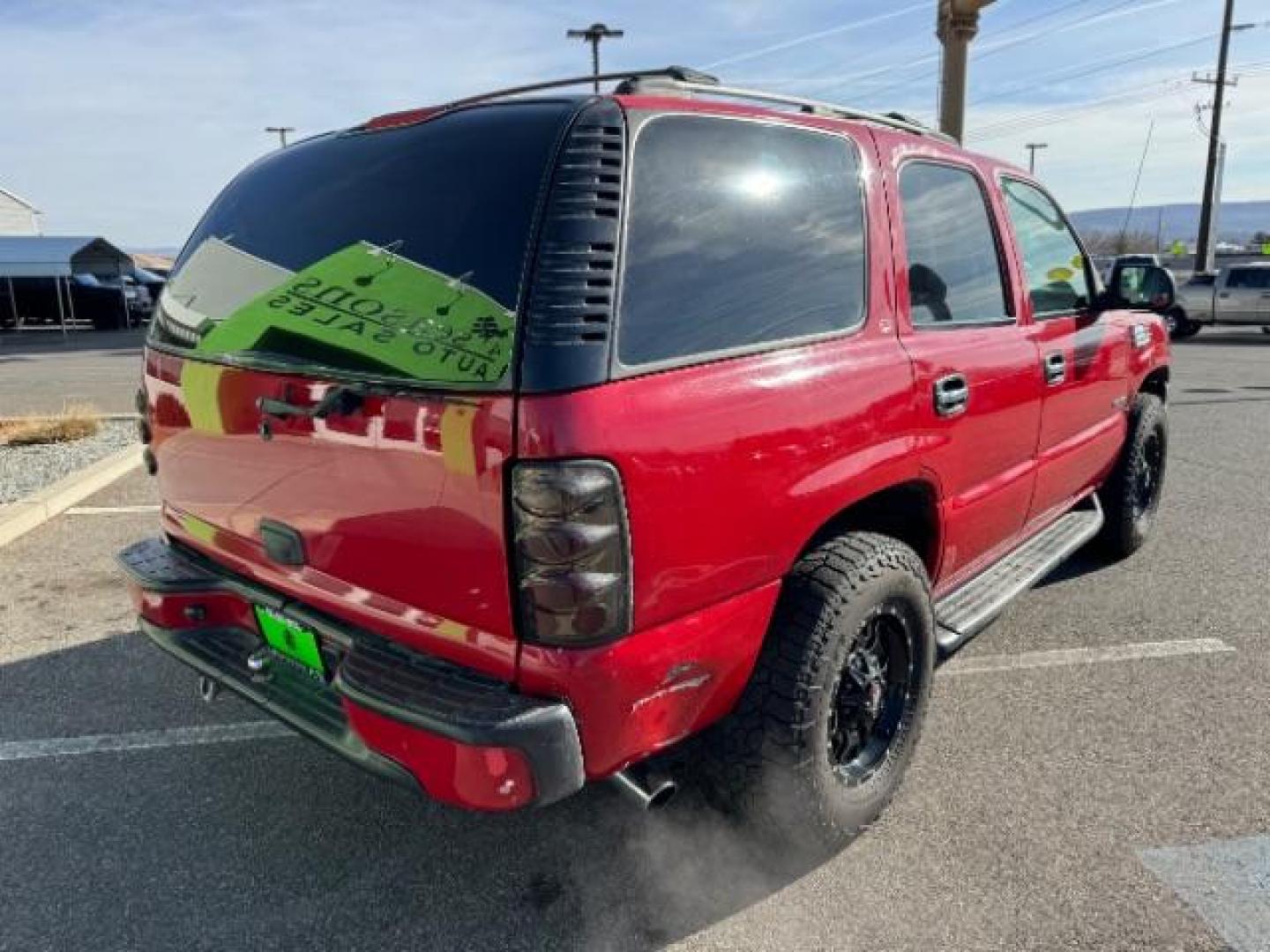 2002 Victory Red /Tan/Neutral Custom C Chevrolet Tahoe 2WD (1GNEC13VX2R) with an 4.8L V8 OHV 16V engine, 4-Speed Automatic transmission, located at 940 North Main Street, Cedar City, UT, 84720, (435) 628-0023, 37.692936, -113.061897 - Photo#9