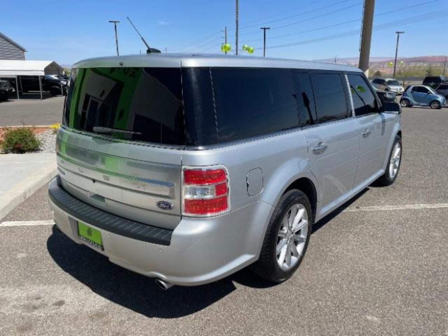 2018 Ingot Silver Metallic /Charcoal Black, leather Ford Flex Limited FWD (2FMGK5D84JB) with an 3.5L V6 DOHC 24V engine, 6-Speed Automatic Overdrive transmission, located at 1865 East Red Hills Pkwy, St. George, 84770, (435) 628-0023, 37.120850, -113.543640 - Photo#9