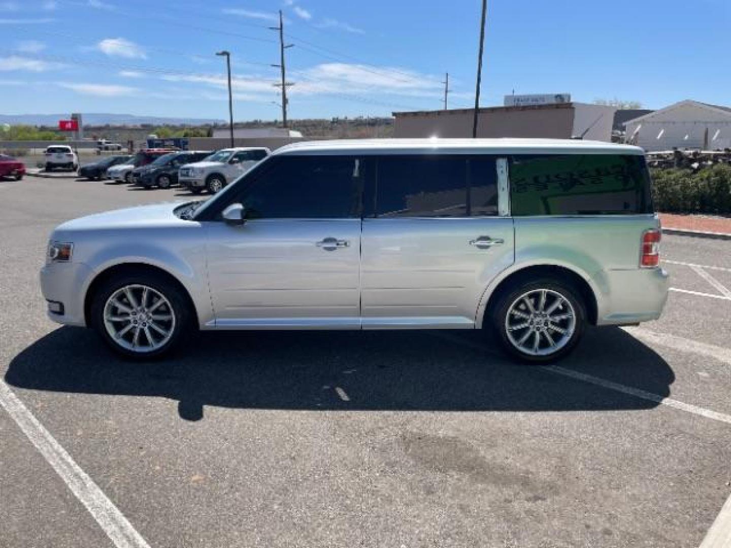 2018 Ingot Silver Metallic /Charcoal Black, leather Ford Flex Limited FWD (2FMGK5D84JB) with an 3.5L V6 DOHC 24V engine, 6-Speed Automatic Overdrive transmission, located at 1865 East Red Hills Pkwy, St. George, 84770, (435) 628-0023, 37.120850, -113.543640 - Photo#5