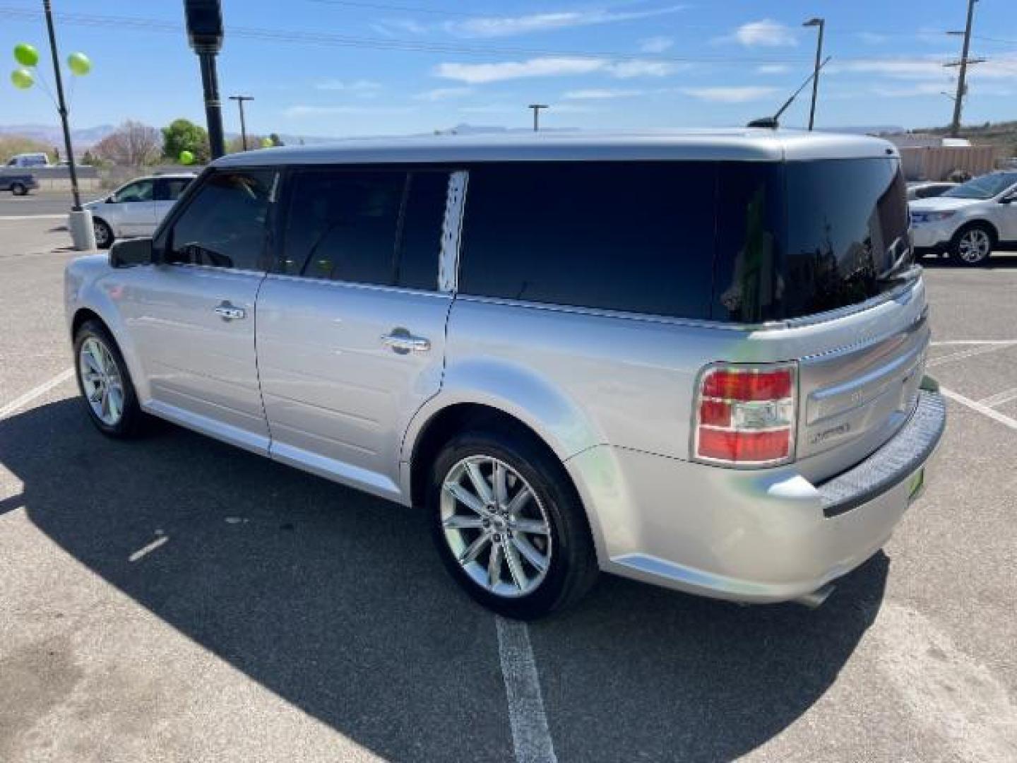 2018 Ingot Silver Metallic /Charcoal Black, leather Ford Flex Limited FWD (2FMGK5D84JB) with an 3.5L V6 DOHC 24V engine, 6-Speed Automatic Overdrive transmission, located at 1865 East Red Hills Pkwy, St. George, 84770, (435) 628-0023, 37.120850, -113.543640 - Photo#6