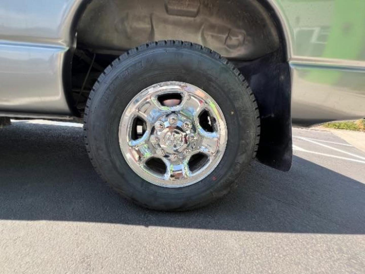 2006 Mineral Gray Metalli /Khaki Cloth Interior Dodge Ram 2500 SLT Mega Cab 2WD (3D7KR29DX6G) with an 5.7L V8 OHV 16V engine, 5-Speed Automatic transmission, located at 1865 East Red Hills Pkwy, St. George, 84770, (435) 628-0023, 37.120850, -113.543640 - Photo#10